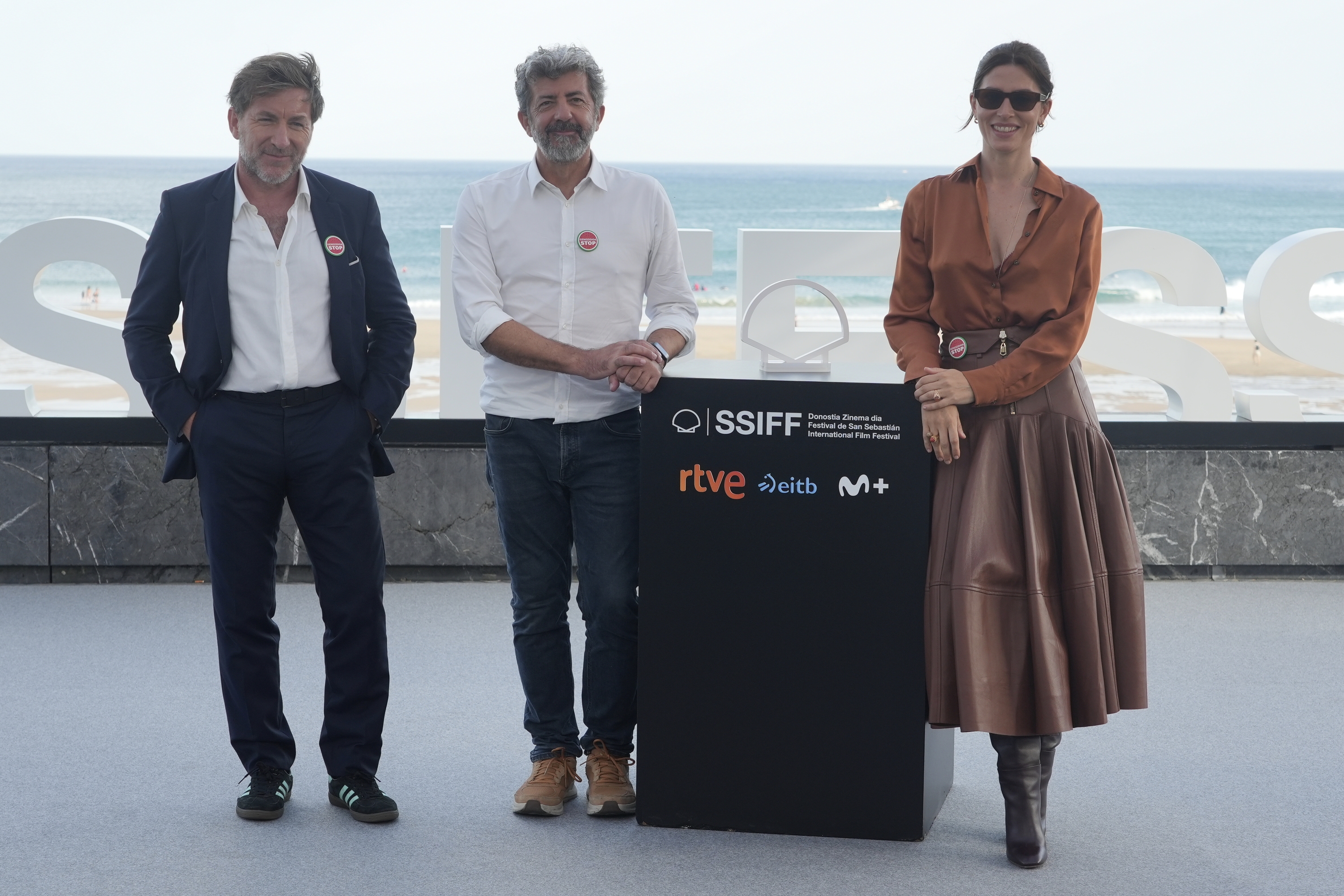 Antonio de la Torre, Alberto Rodriguez eta Barbara Lennie gaur, Donostian. JON URBE / FOKU