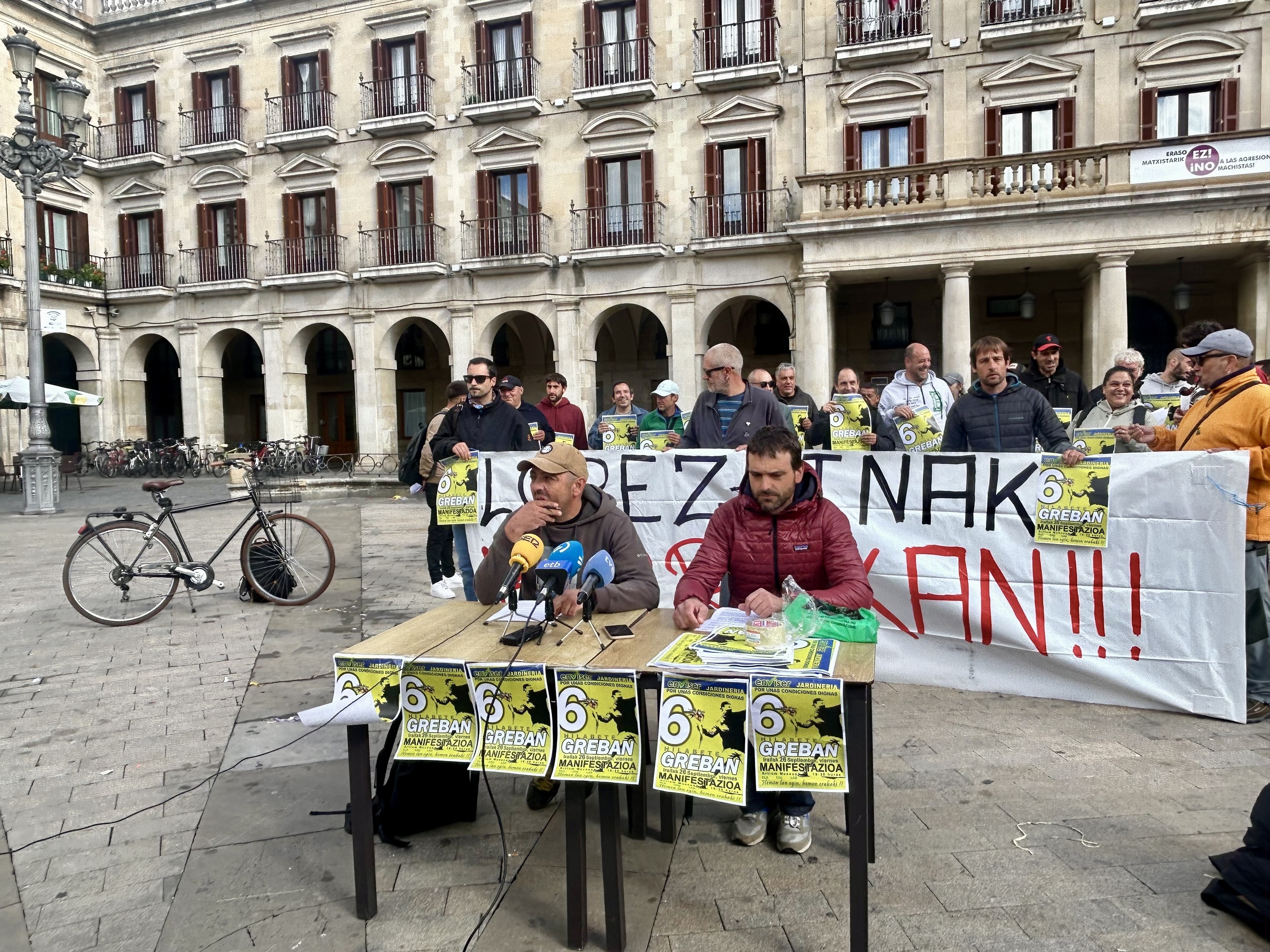 Gasteizko lorezainen agerraldia, gaur goizean. BERRIA