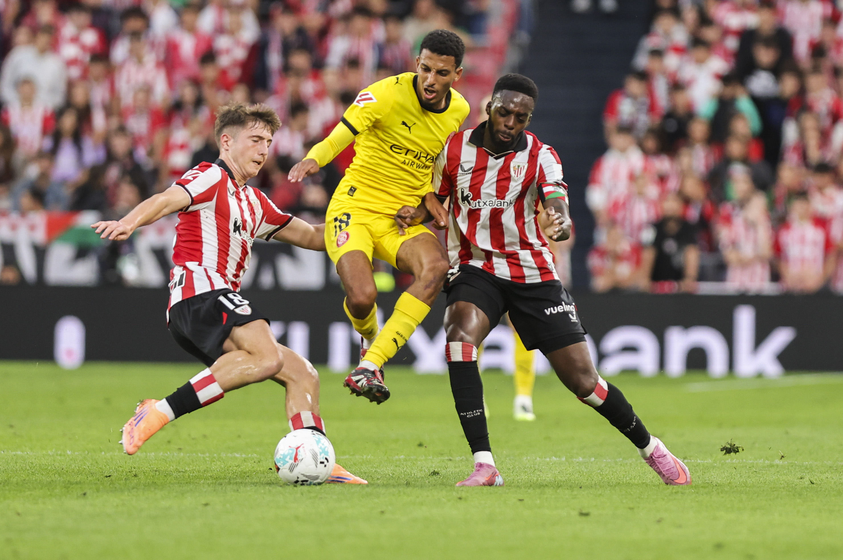 Mikel Jauregizar-Iñaki Williams. LUIS TEJIDO / EFE
