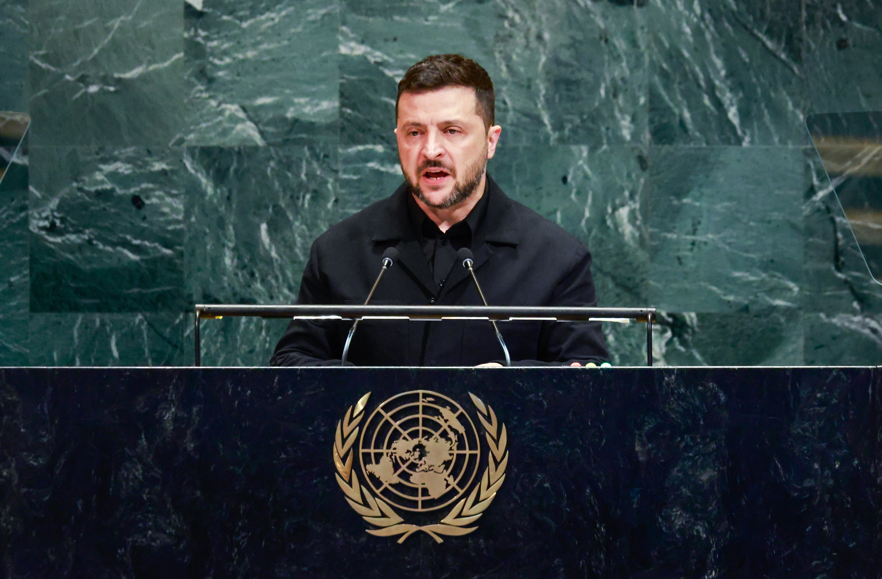 Ukrainako presidente Volodimir Zelenski gaur, NBEren Batzar Nagusian hitzaldia ematen. KENA BETANCUR / EFE