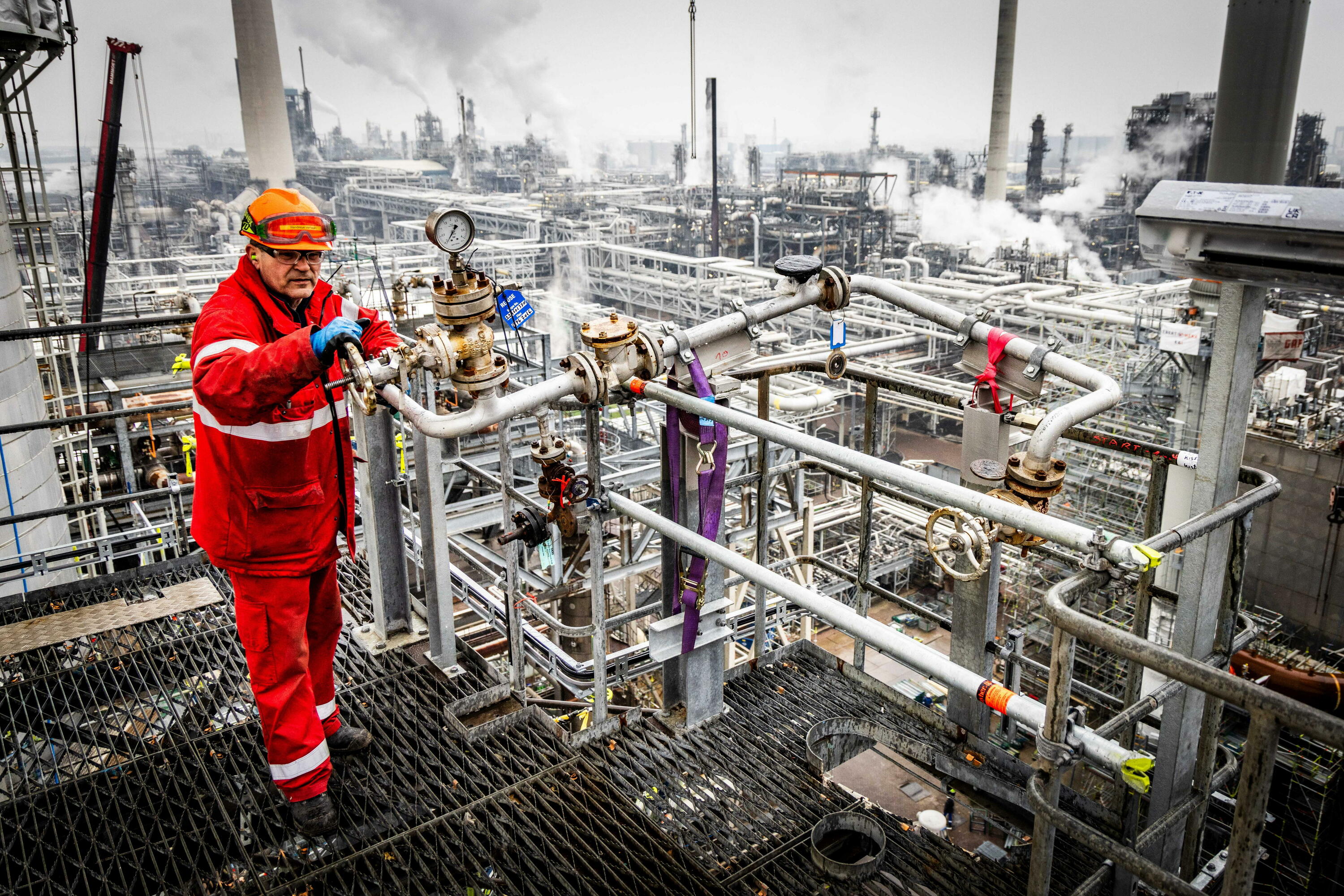 NETHERLANDS SHELL PERNIS