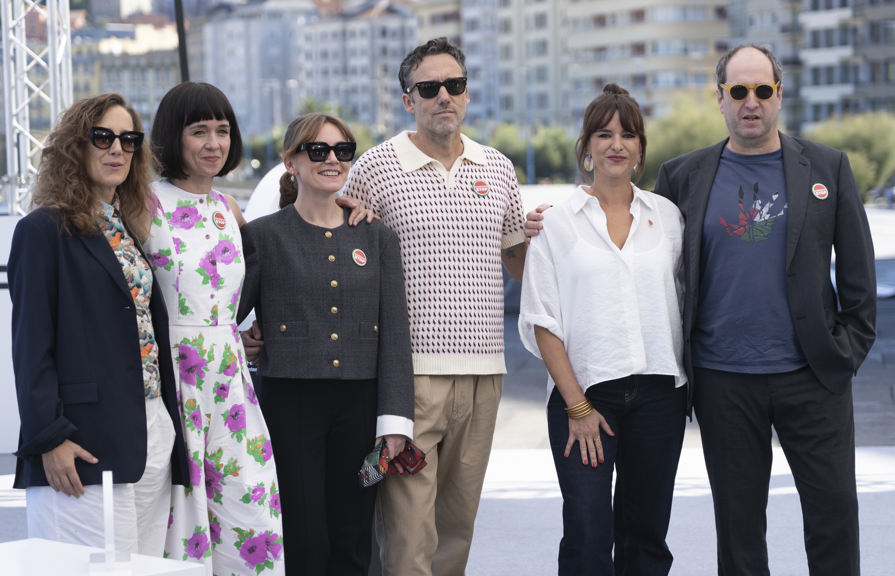 Marian Fernandez, Miren Gaztañaga, Nagore Aranburu, Koldo Almandoz, Sara Cozar eta Josean Bengoetxea, gaurko prentsaurrekoaren aurretik. JAGOBA MANTEROLA / FOKU