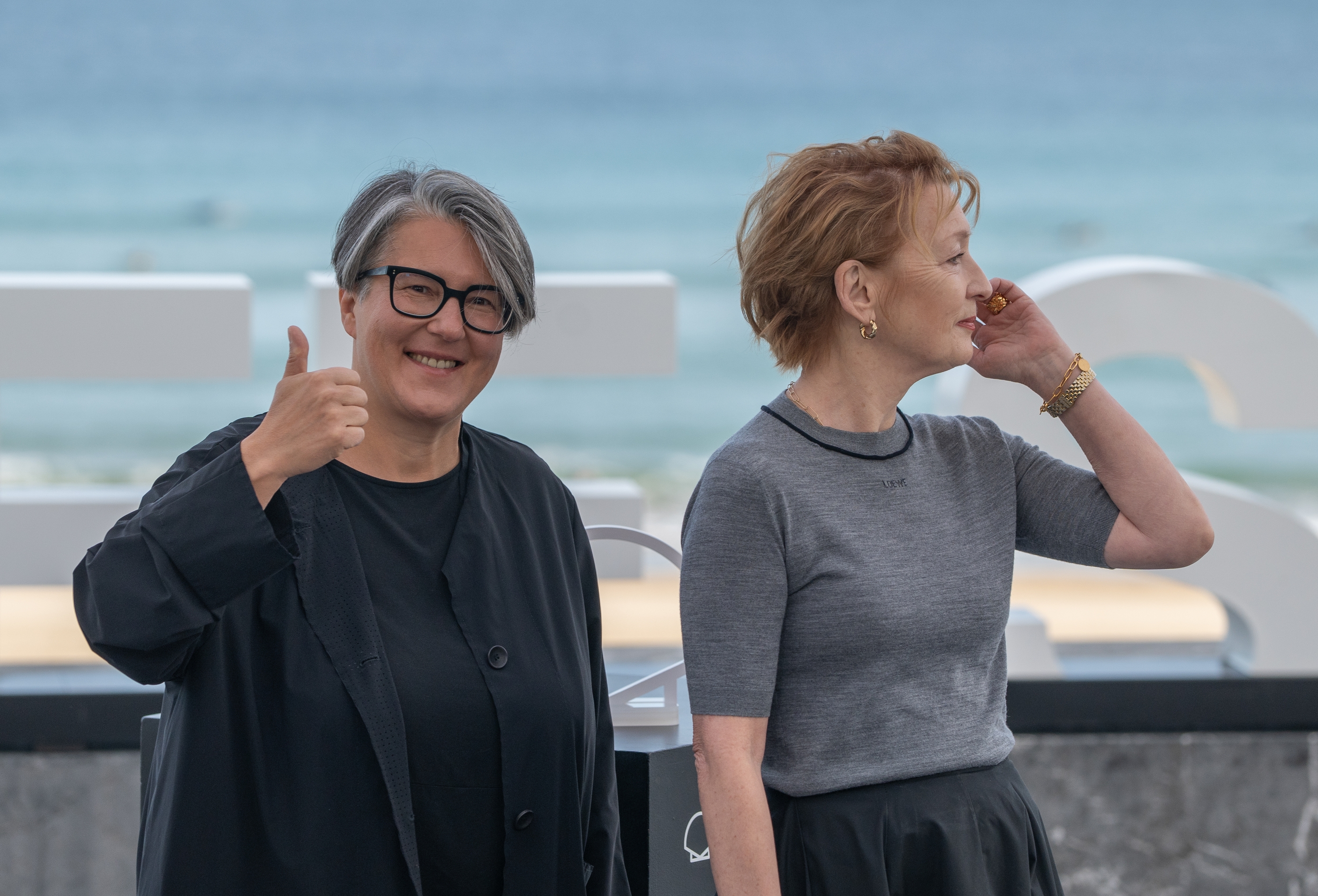 Kasia Adamik zuzendaria eta Lesley Manvilla aktorea, gaur, Donostian. ANDONI CANELLADA / FOKU
