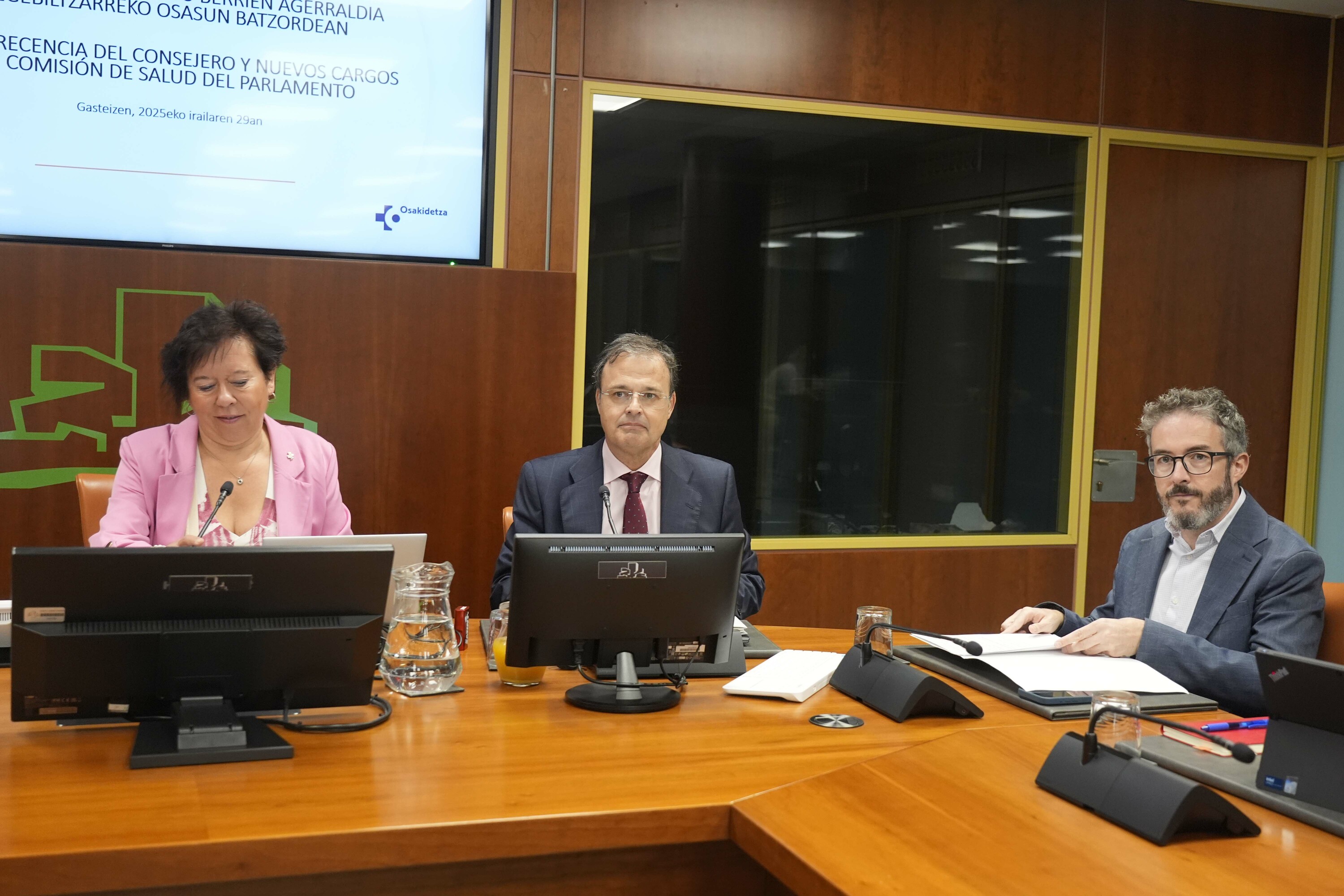 Alberto Martinez Osasun sailburua Eusko Legebiltzarreko Osasun Batzordean izan da gaur. IREKIA