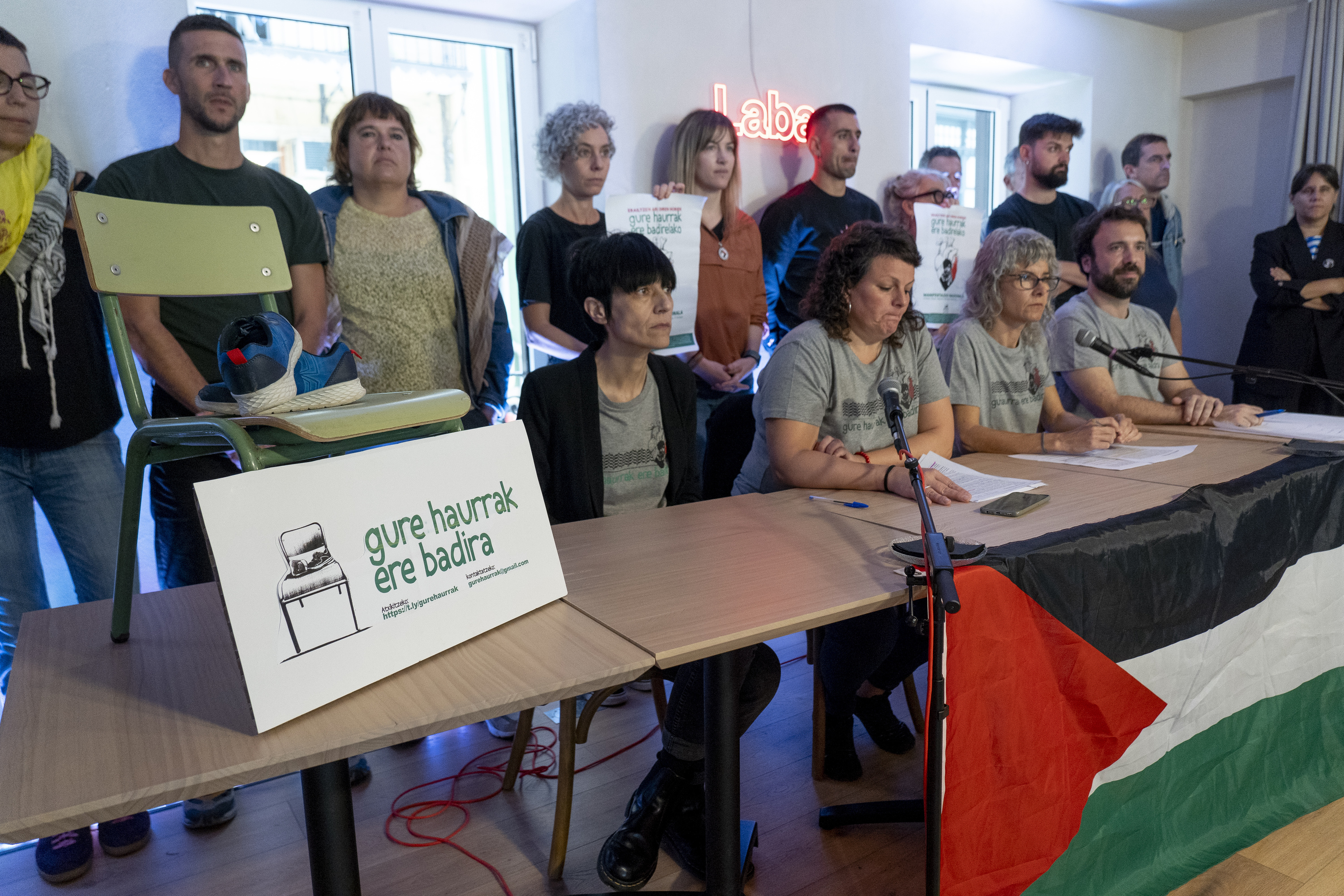 Gure Haurrak Ere Badira elkartearen agerraldia, gaur, Iruñean. IÑIGO URIZ / FOKU