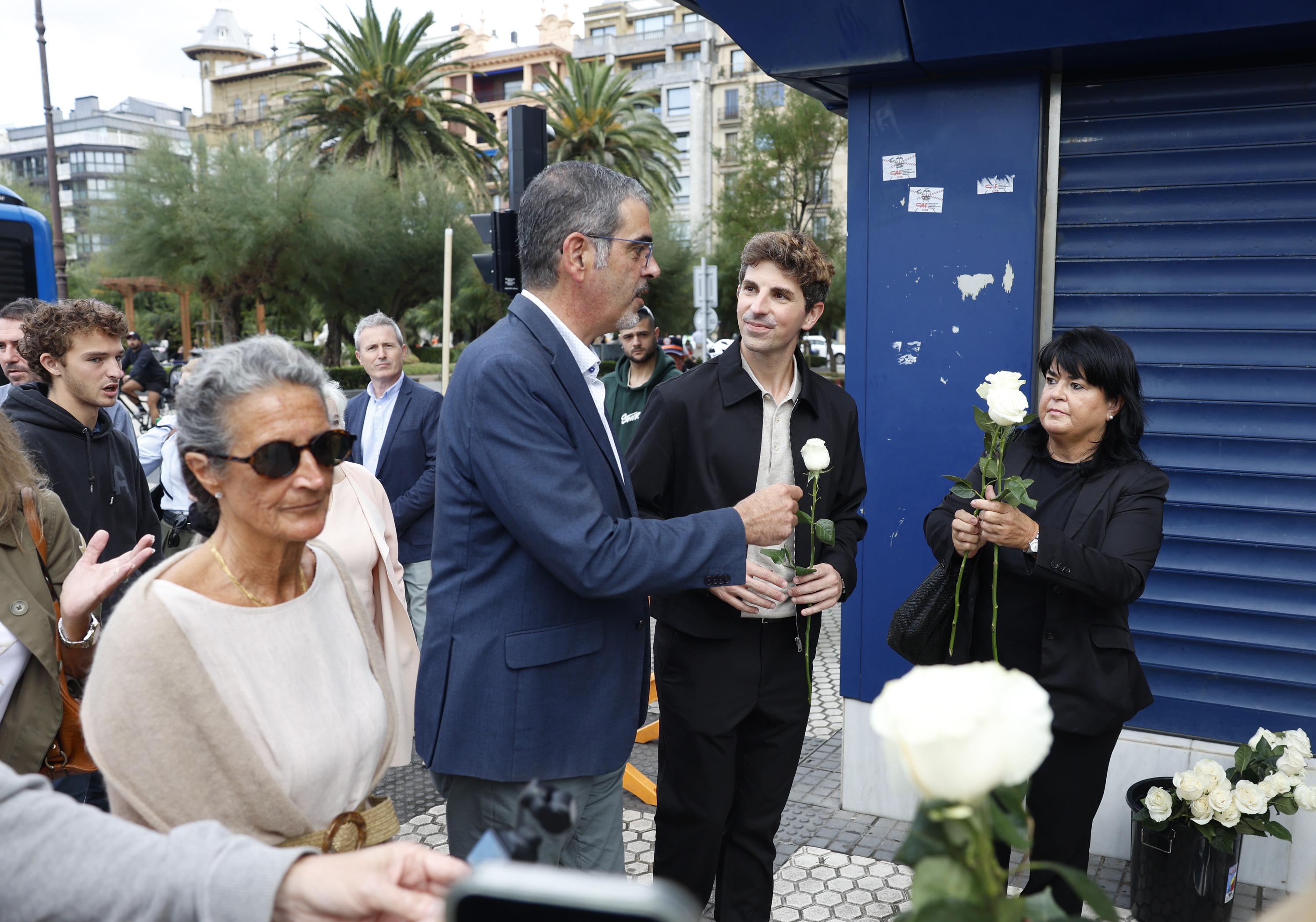 Eneko Goia eta Jon Insausti, Fernandez-Montes oroitzeko ekitaldian, gaur. JUAN HERRERO / EFE
