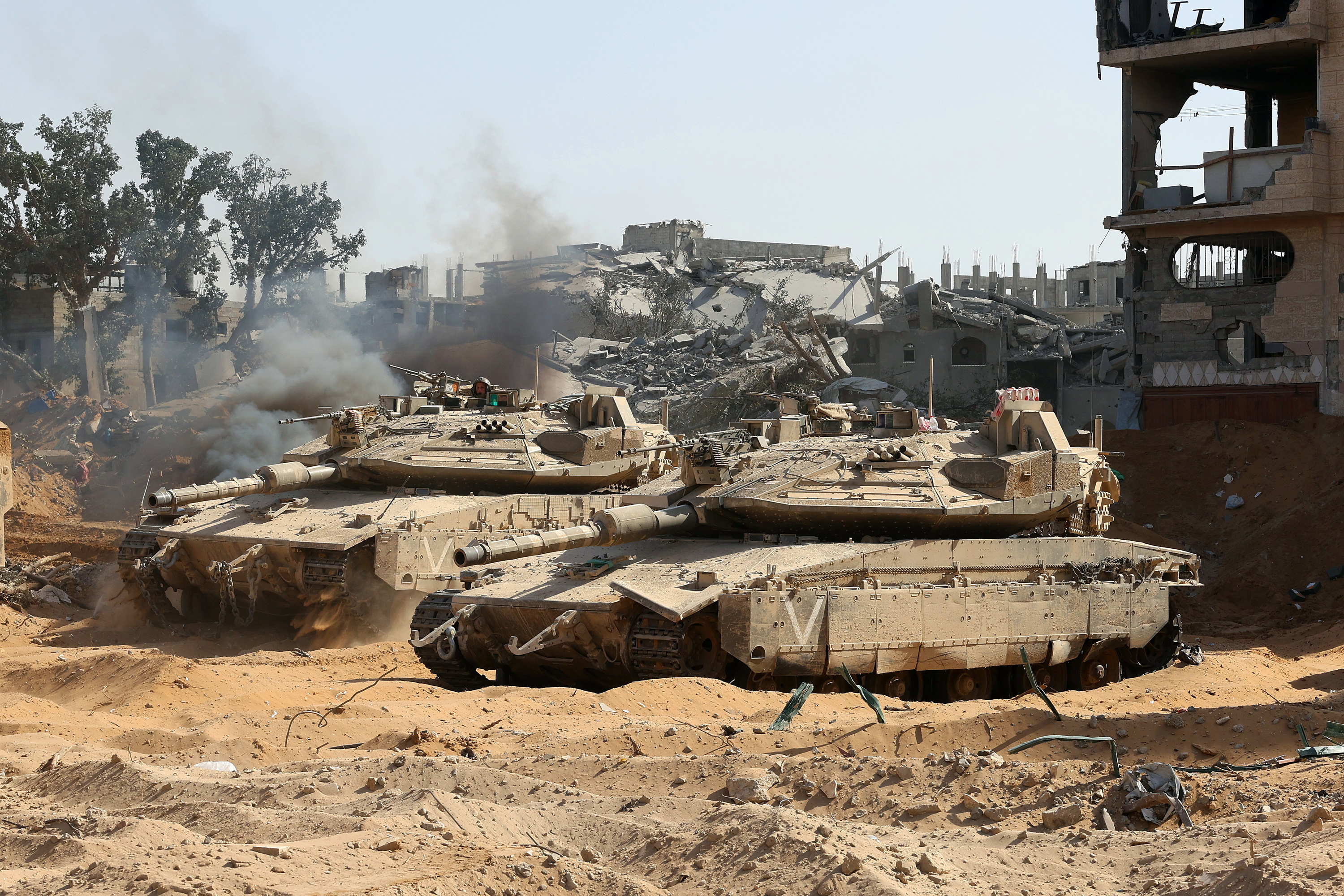 Israelgo armadaren tankeak, gaur, Gaza hirian. JACK GUEZ / EFE