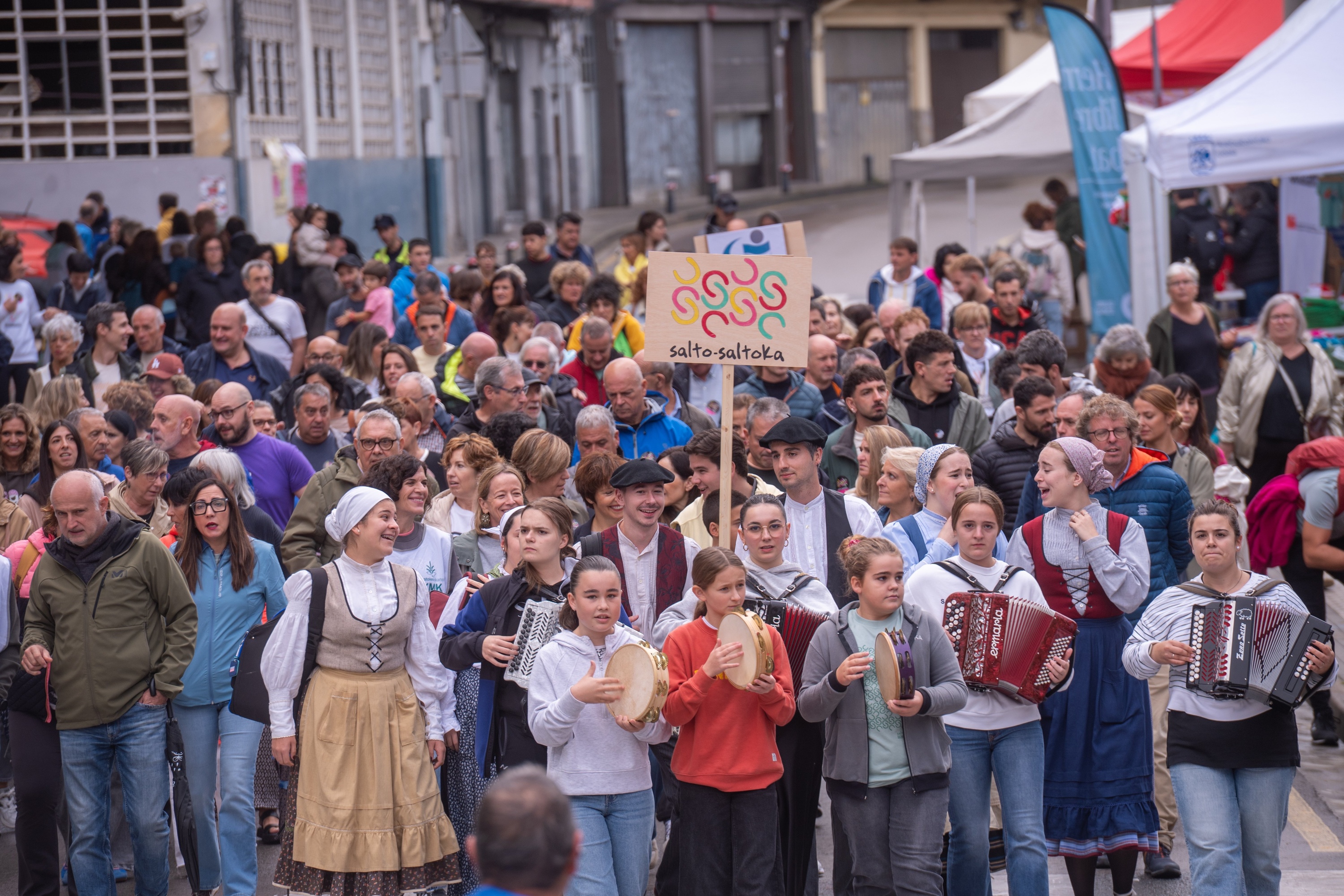 49. Kilometroak Elgoibarren, atzo. GORKA RUBIO / FOKU