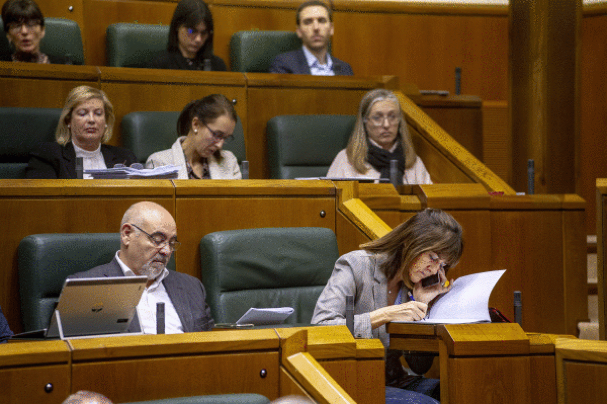 PSEko legebiltzarkideak Eusko Legebiltzarreko osoko bilkura batean. JAIZKI FONTANEDA/ FOKU