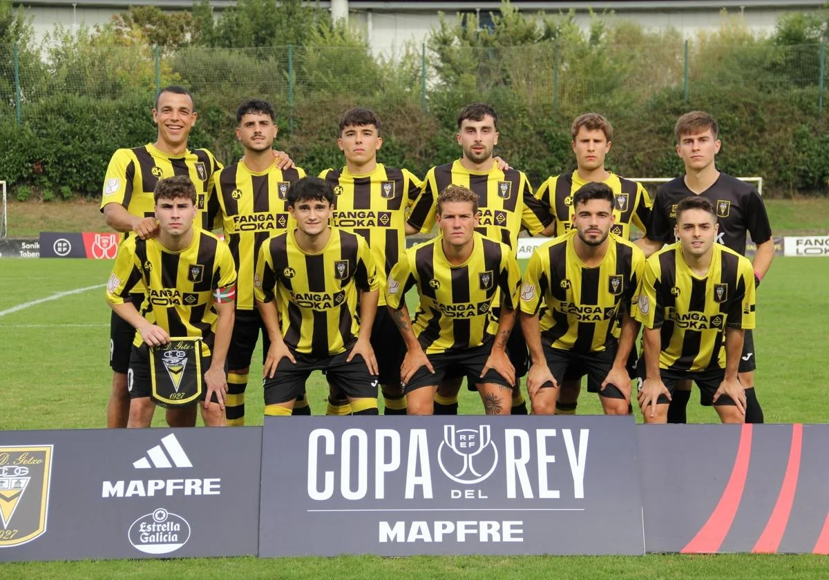 Getxo taldeko jokalariak, Valladolideko Betisen aurka Faduran jokatutako Espainiako Kopako partidan.  BIZKAIKO FUTBOL FEDERAZIOA