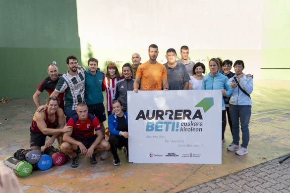 (ID_15370526) (Iñigo Uriz/@FOKU) 2025-09-30, Berriozar. Kirola euskaraz egiteko programa bat aurkeztu du Berriozarko Udalak