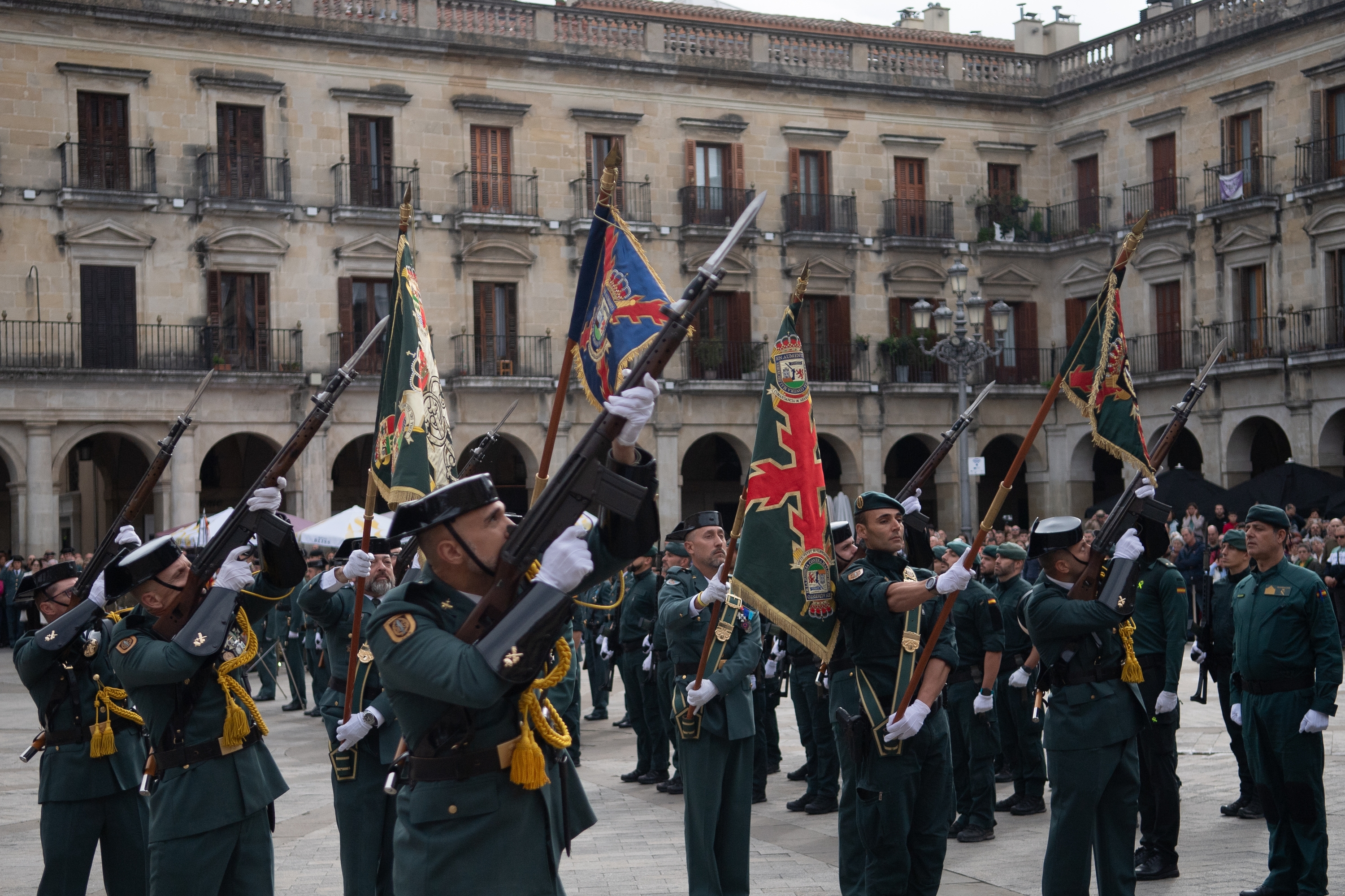 Guardia Zibilak iazko urriaren 12an Gasteizen egindako desfile militarra. JAGOBA MANTEROLA / FOKU