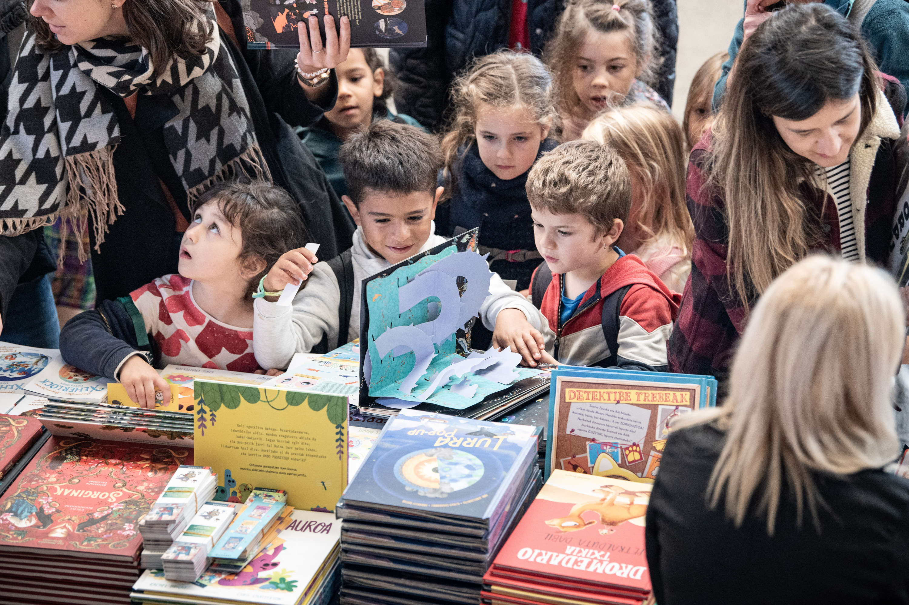 Ikusi Mikusi haur eta gazte literatura azoka, gaur, Saran. PATXI BELTZAIZ