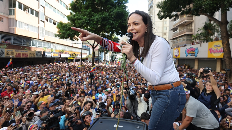 Maria Corina Machado Venezuelako oposizioburua Maduroren kontrako manifestazioetan, iragan urtarrilean, Caracasen. MIGUEL GUTIERREZ / EFE