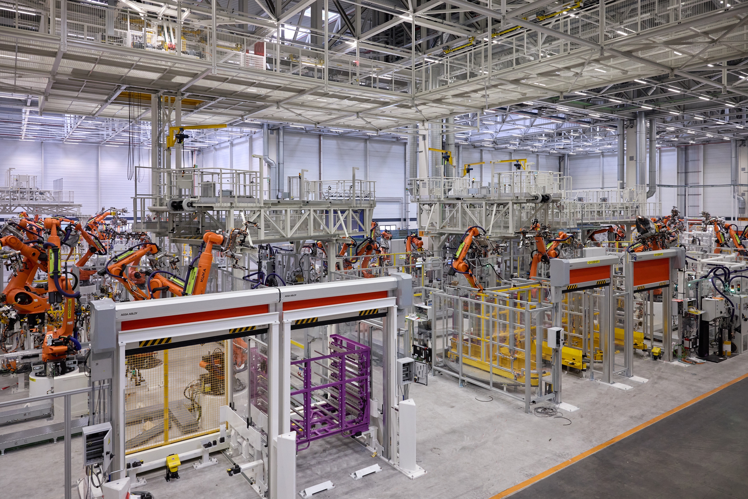 Volkswagenek inauguratu duen txapisteria tailerra. Industriaren aurrekontua %20 handituko da. VW