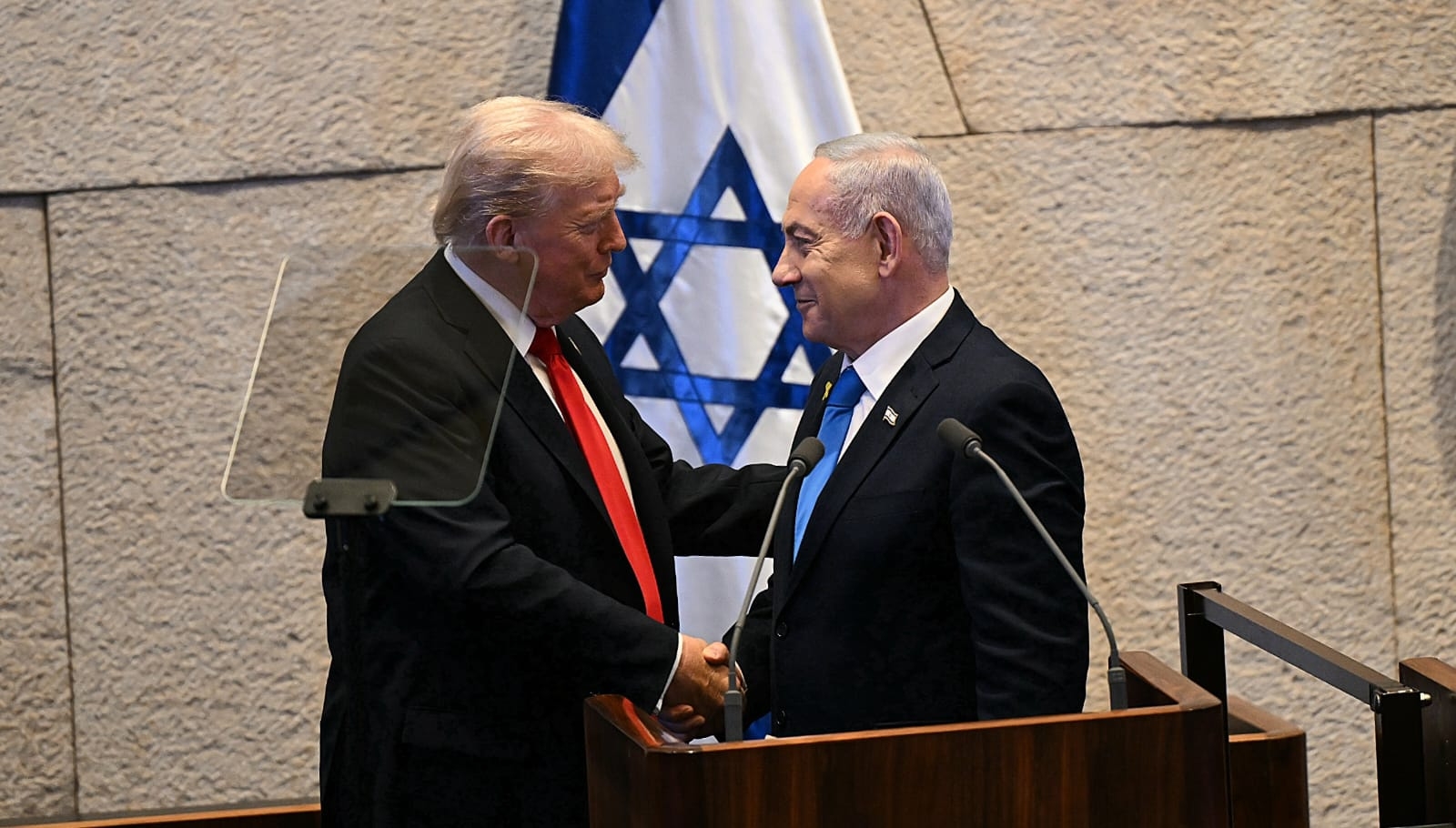 Donald Trump AEBetako presidentea eta Benjamin Netanyahu Israelgo lehen ministroa, gaur, Israelgo parlamentuan. ISRAELGO PRESIDENTETZA