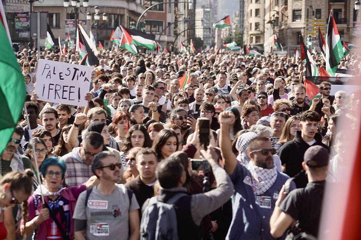 Bilboko manifestazioa, gaur eguerdian. MARISOL RAMIREZ / FOKU