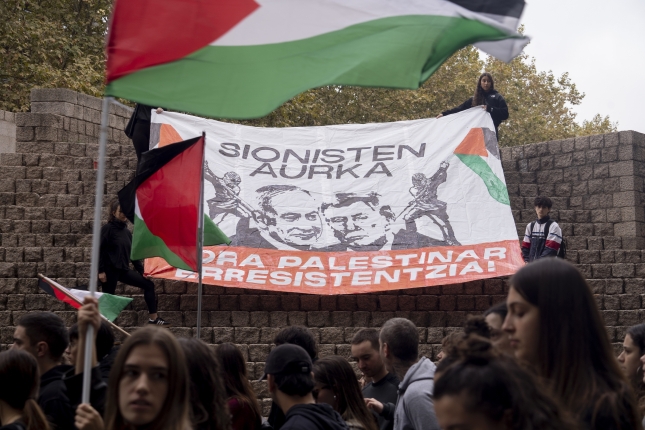 (ID_15420115) (Raul Bogajo/@FOKU) 2025-10-15, Gasteiz. Palestinaren aldeko greba deitu dute EHU Kanpus-an, mobizazioak IA eta IKama... (ID_15420115) (Raul Bogajo/@FOKU) 2025-10-15, Gasteiz. Palestinaren aldeko greba deitu dute EHU Kanpus-an, mobizazioak IA eta IKama...