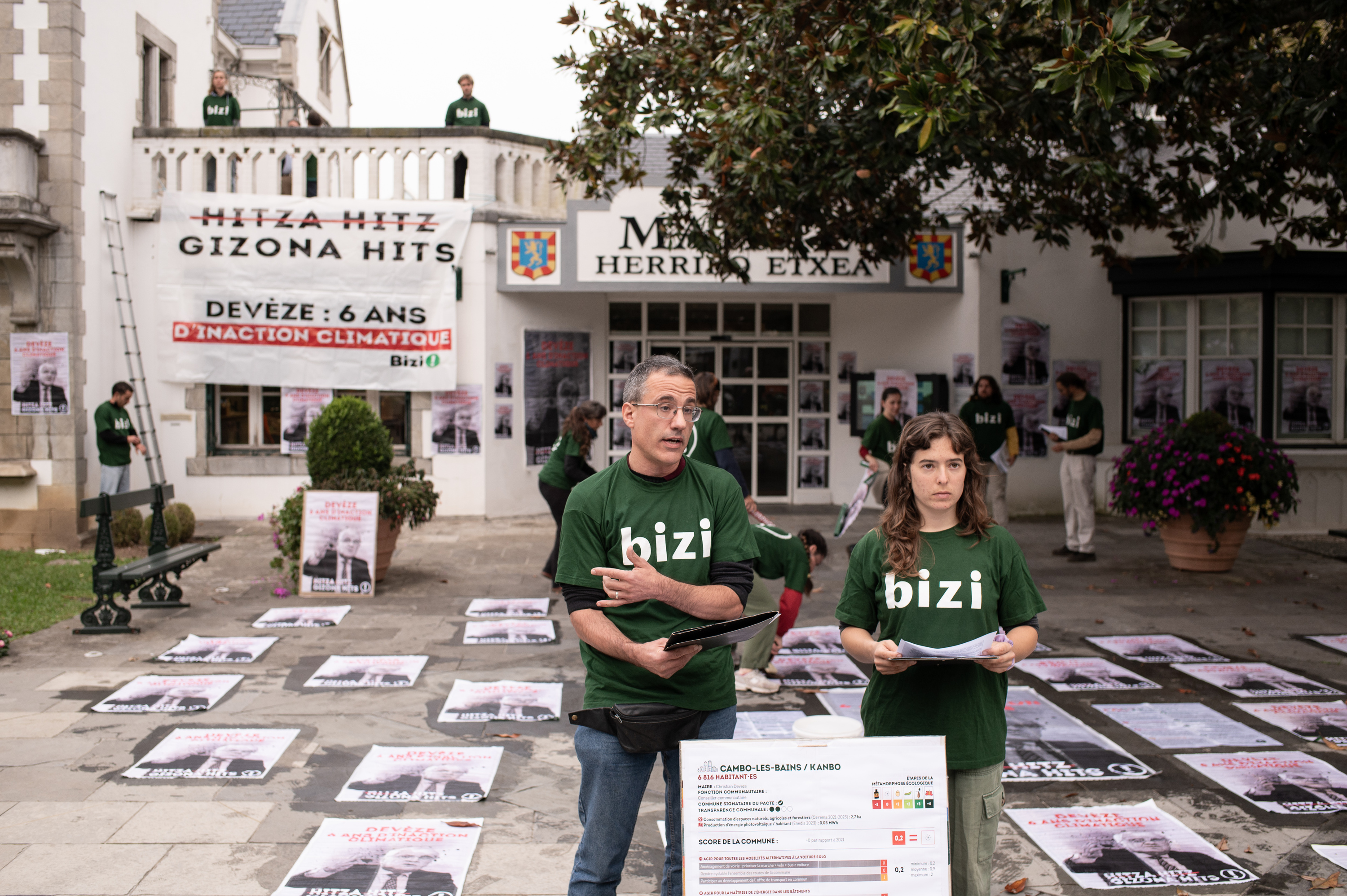 Biziren ekintza, gaur goizean, Kanboko Herriko Etxean. PATXI BELTZAIZ