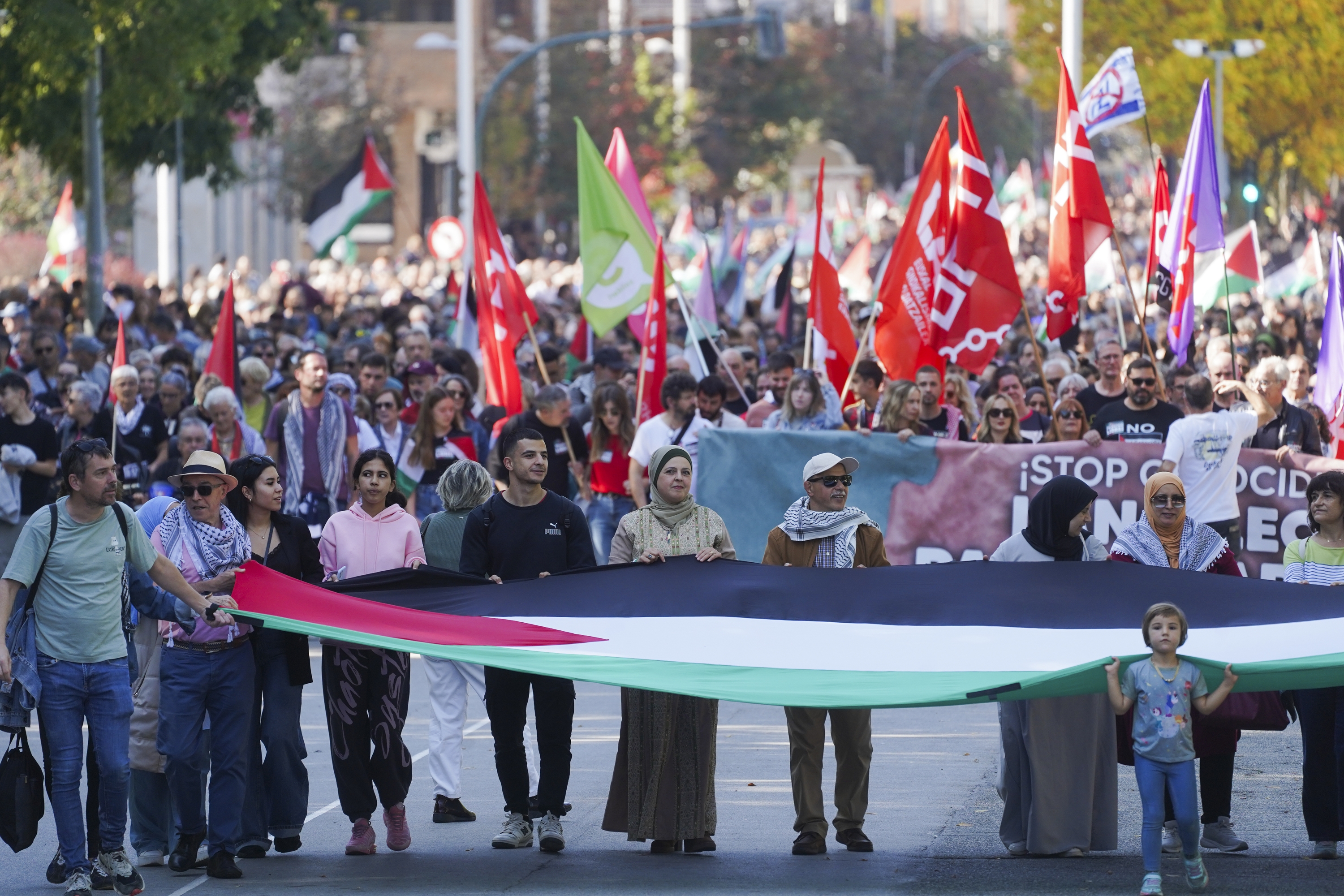 Palestinaren aldeko manifestazioa, gaur, Iruñean. JAGOBA MANTEROLA / FOKU