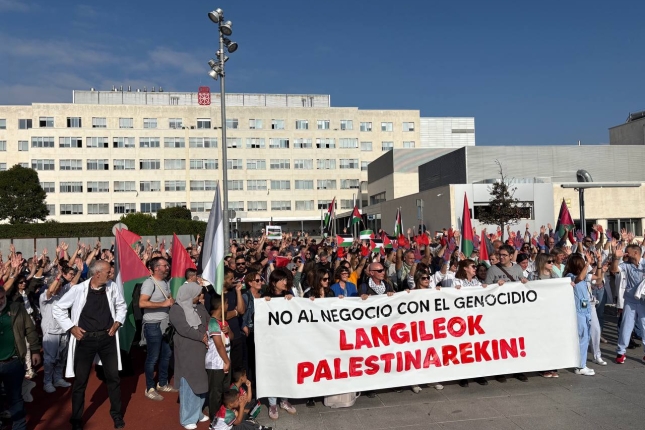 Osasunbideko langileen protesta, gaur goizean. LAB Osasunbideko langileen protesta, gaur goizean. LAB