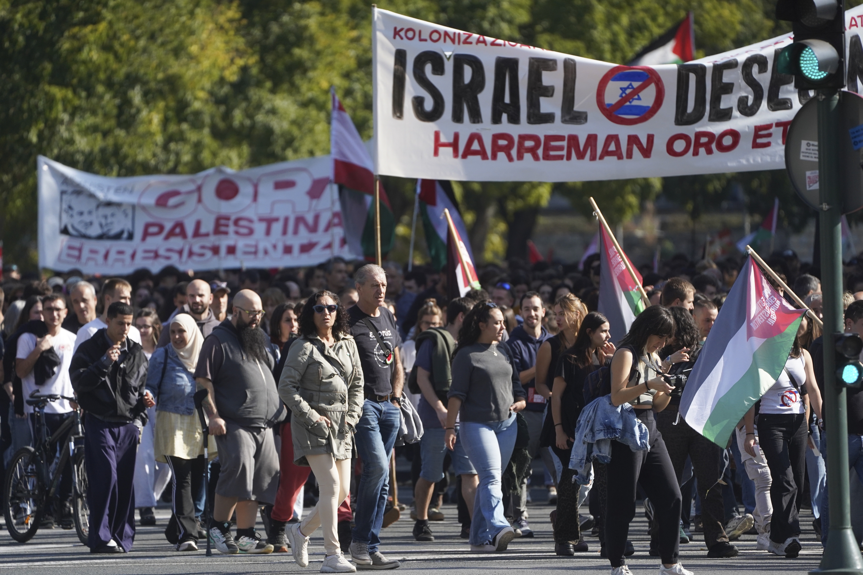 Iruñean ere bildu dira Palestinaren alde. JAGOBA MANTEROLA / FOKU