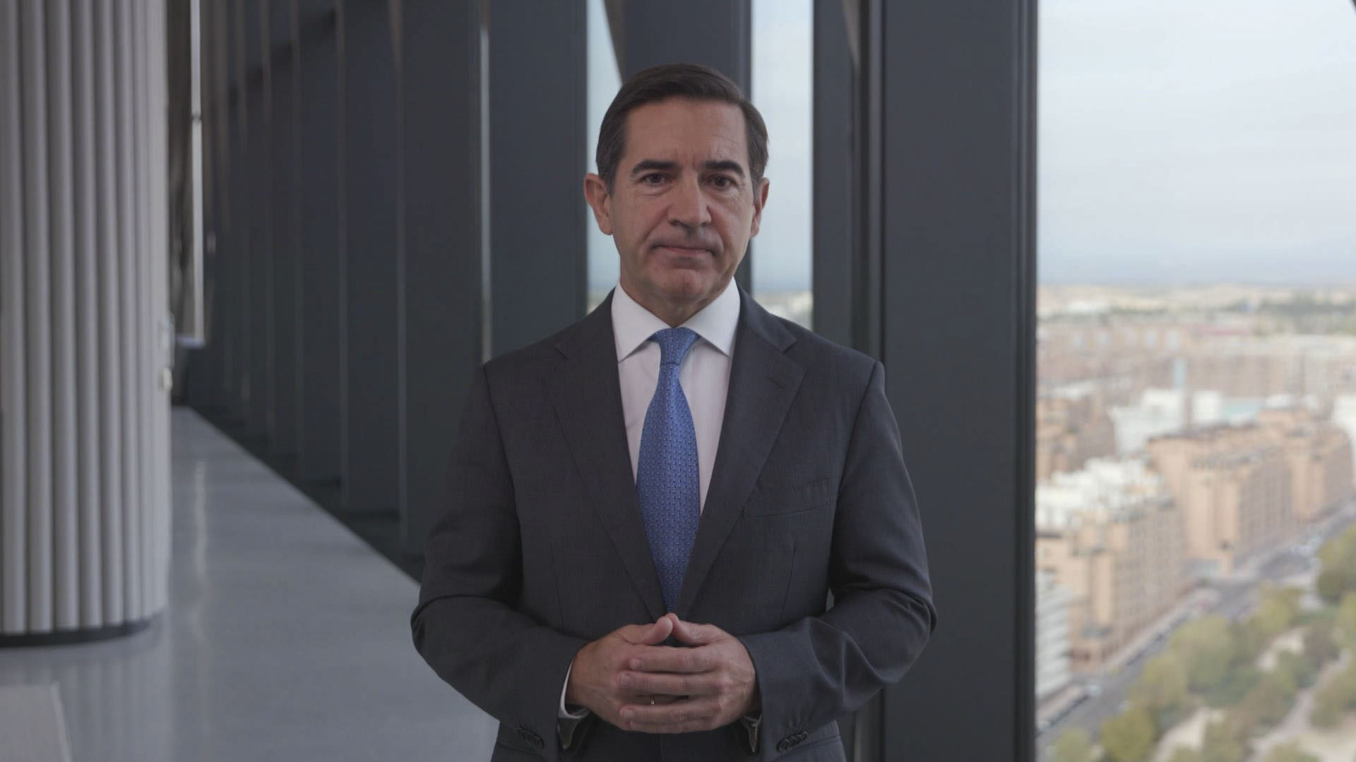 Carlos Torres BBVAko presidenteak bideo batez eskerrak eman dizkie proposamenari baiezkoa eman dieten Sabadellgo akziodunei. BBVA
