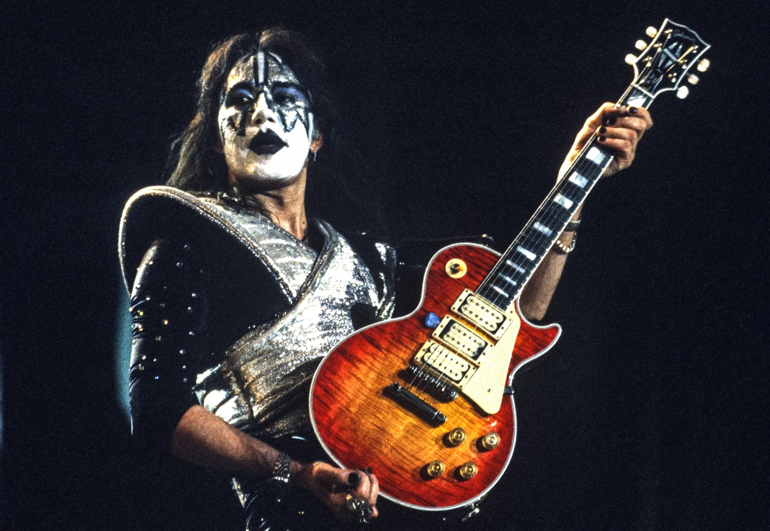 Ace Frehley, Kiss taldearen kontzertu batean.