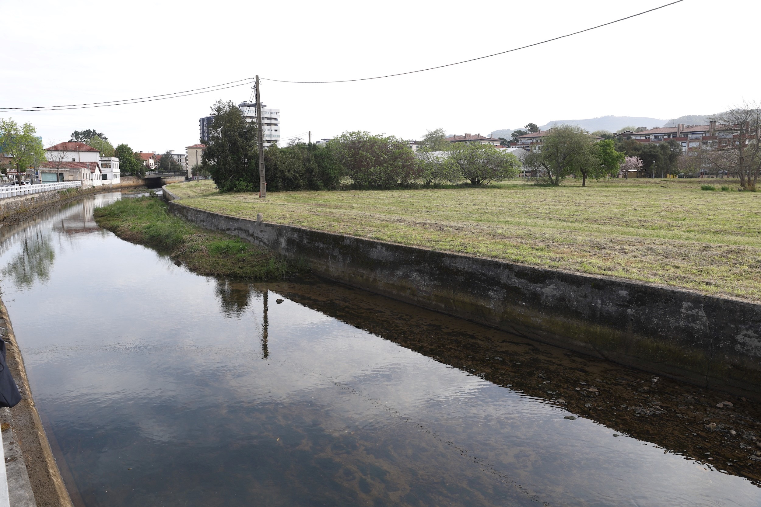 Estepona ibaia, Bakioko Bakea inguruan, artxiboko irudi batean. BERRIA