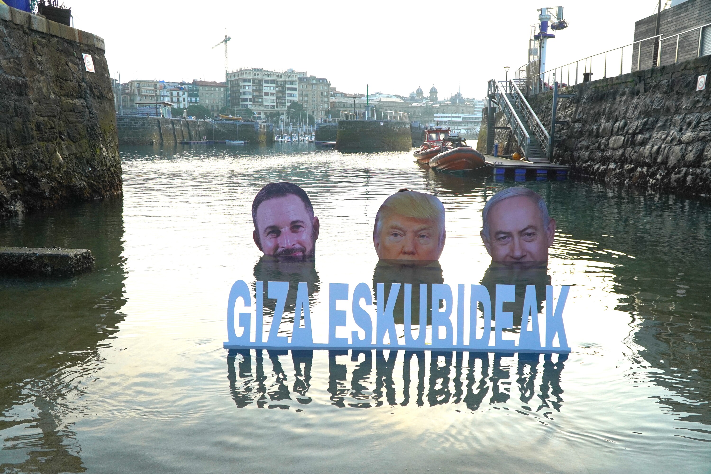 Zero Pobrezia plataformaren ekintza, Donostian. ZERO POBREZIA