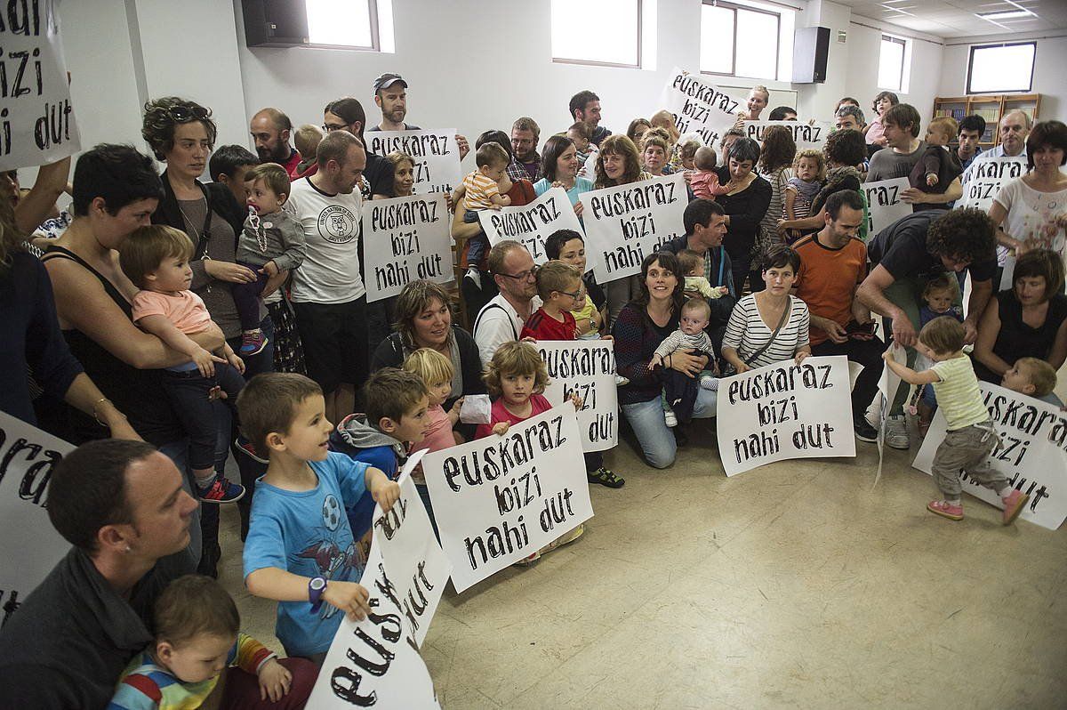 Iruñeko haur eskolak euskalduntzeko protesta bat, artxiboko irudi batean. JAGOBA MANTEROLA / FOKU