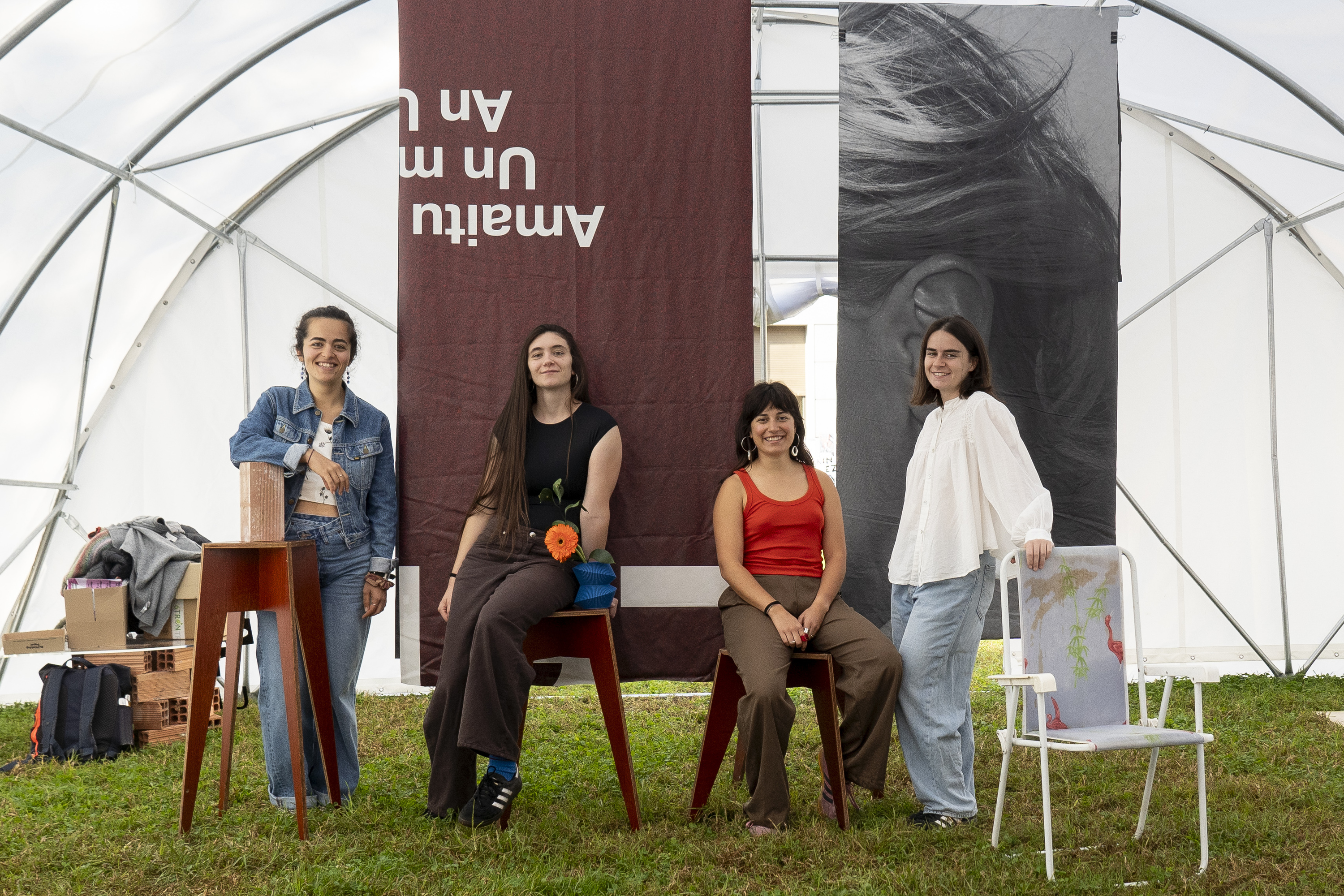 Irati Azkue, Itziar Lizarzaburu, Lide Arzamendi eta Maddalen Laskurain, ostiralean, beren pabiloian. IÑIGO URIZ / FOKU