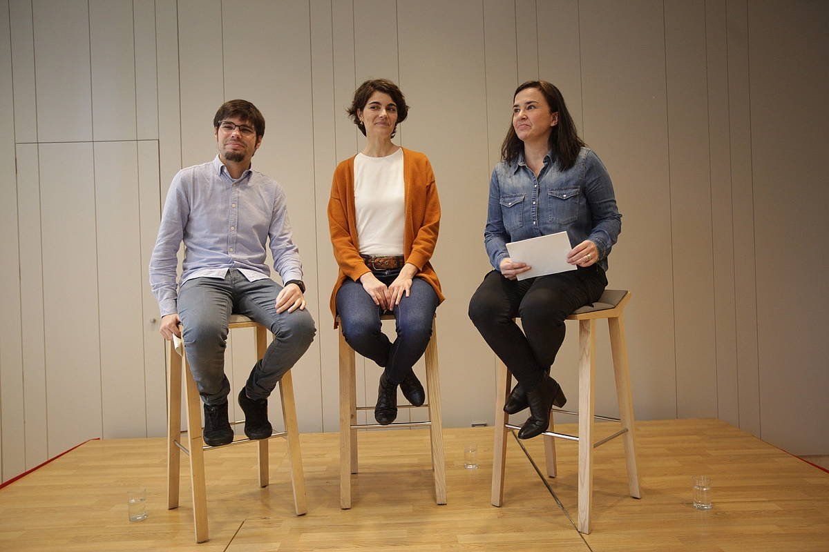 Rosa Martinez Ahal Dugu-ren lehendakarigai aurkezteko agerraldia, gaur, Gasteizen. ENDIKA PORTILLO / FOKU