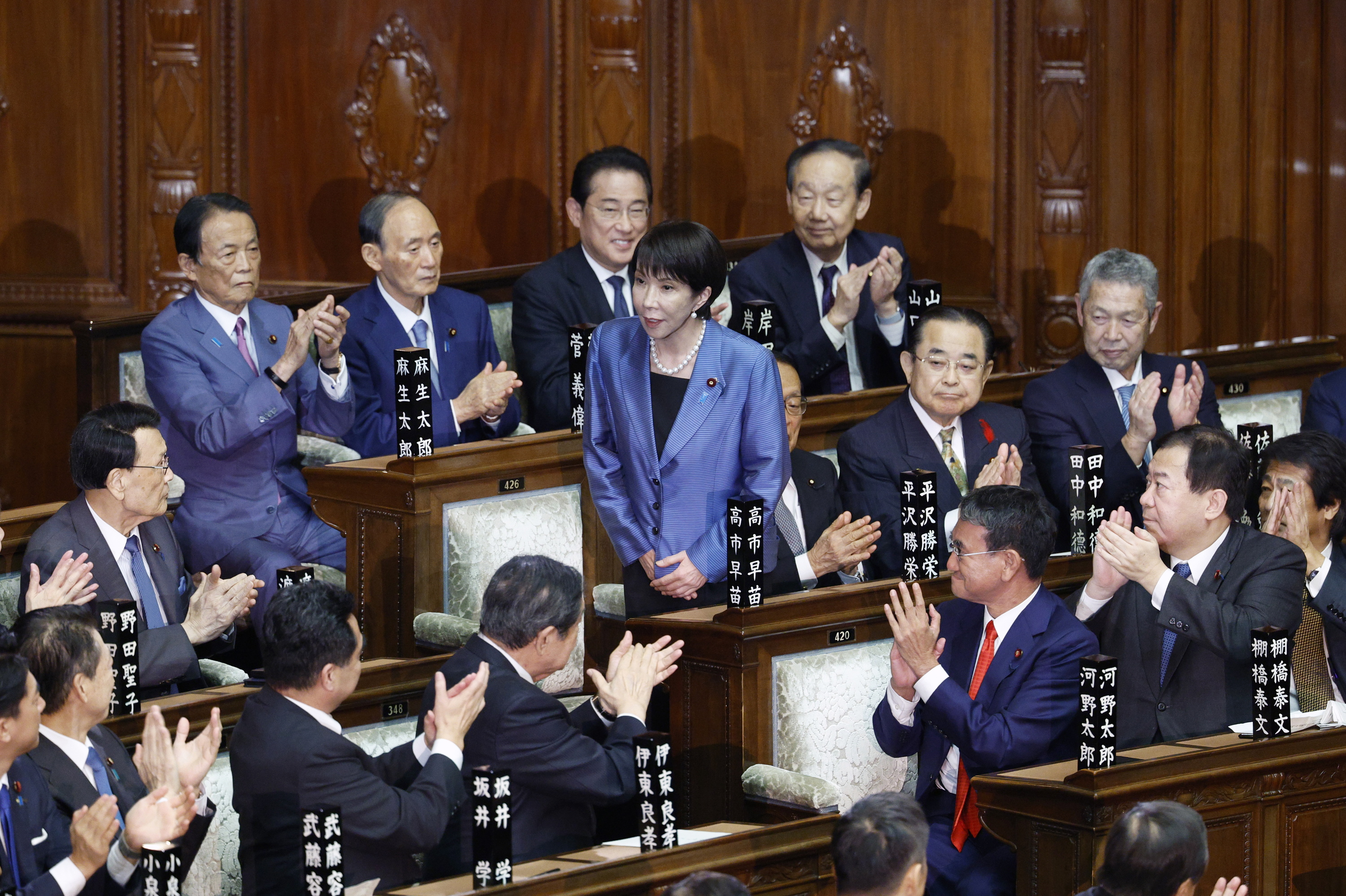Sanae Takaichi lehen ministro izendatu berritan, gaur, Japoniako Parlamentuan, Tokion. FRANCK ROBICHON / EFE