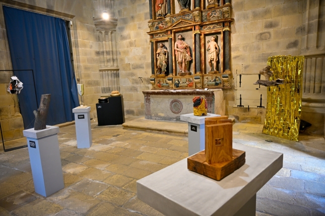 (ID_15439168) (Gorka Rubio/@FOKU) 2025-10-21, Oiartzun. Oiartzun Pagoarte elkarteak, Euskal Eskultura Bizirik izenburupean, bi erak... (ID_15439168) (Gorka Rubio/@FOKU) 2025-10-21, Oiartzun. Oiartzun Pagoarte elkarteak, Euskal Eskultura Bizirik izenburupean, bi erak...