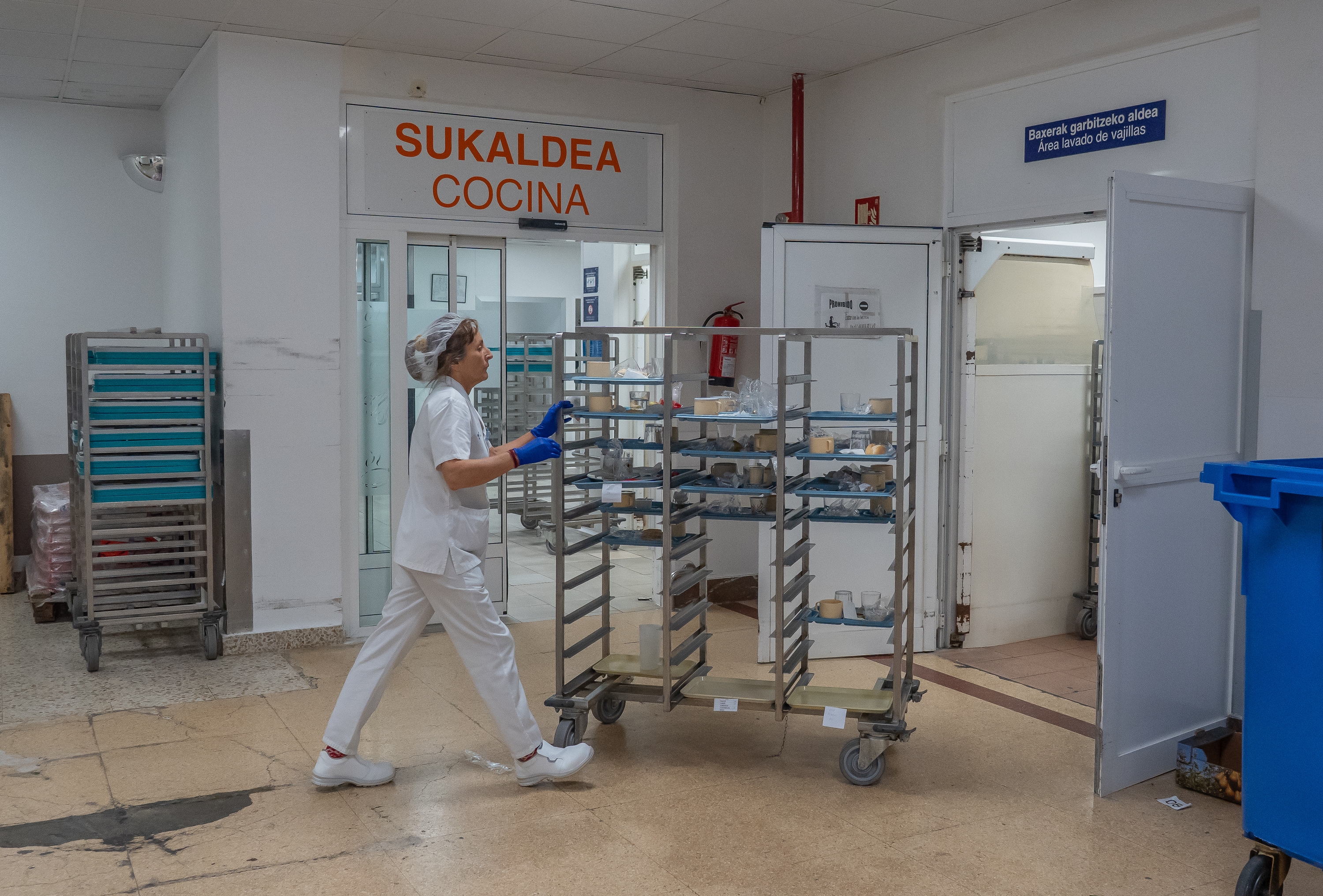 Egunero garbitzen dituzte orgetako erretiluak, eta orgak berak. ANDONI CANELLADA / FOKU