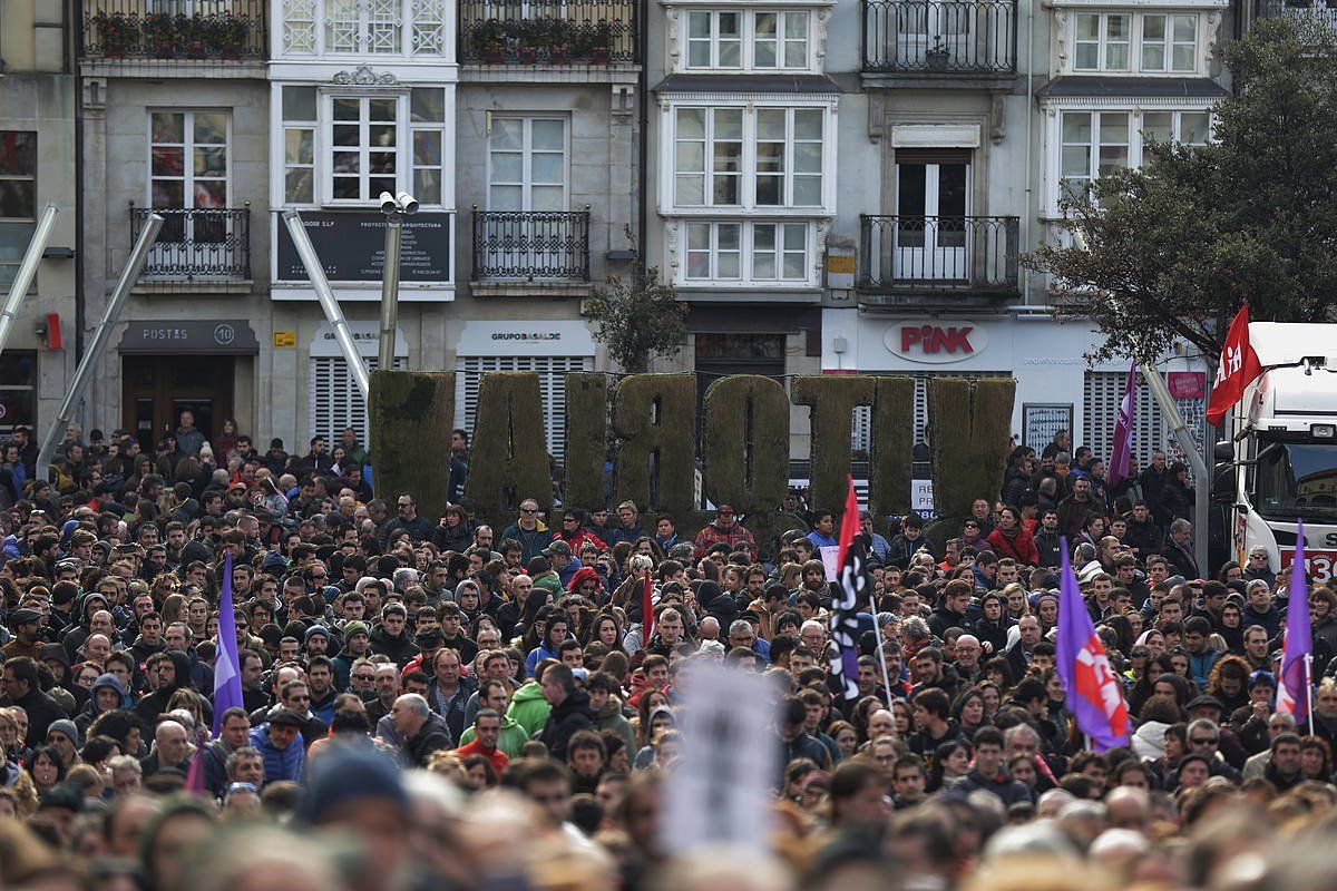 Martuteneko industriagunea Donostian, gaur goizean. ENDIKA PORTILLO, FOKU