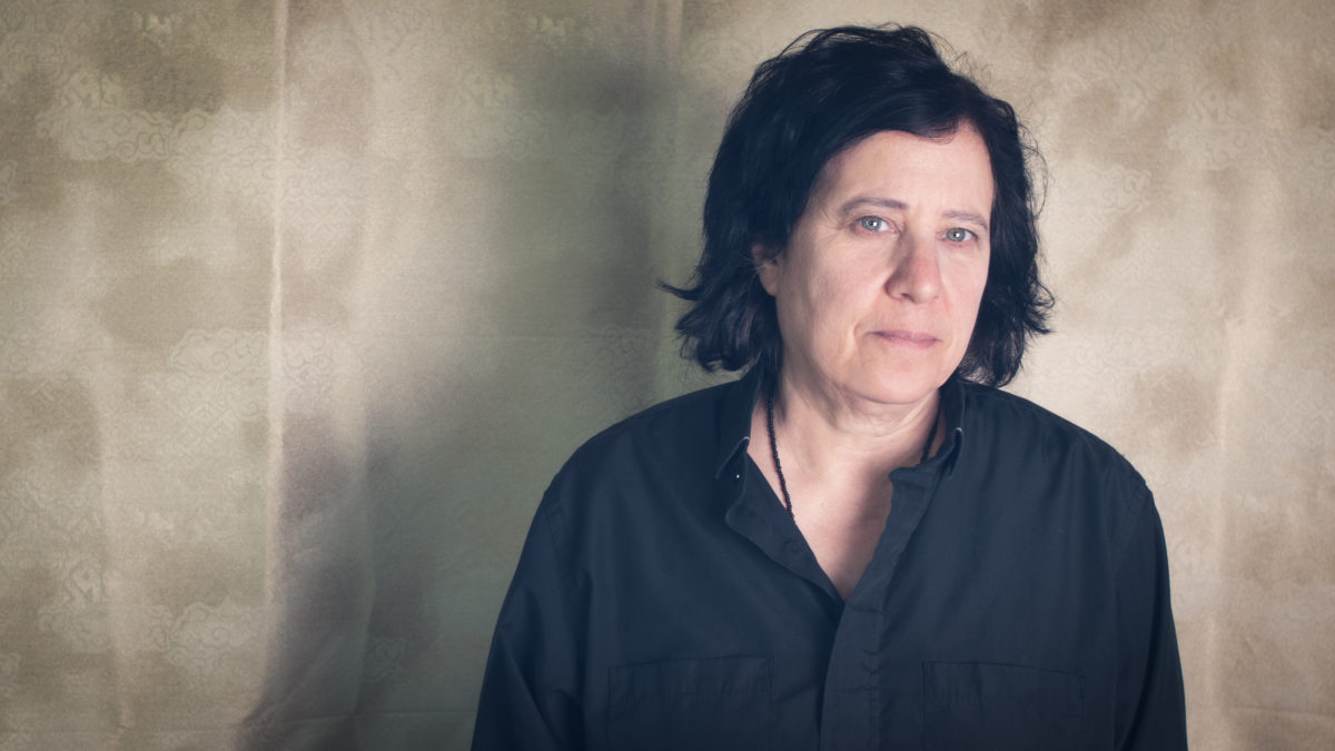 Thalia Zedek kantari eta gitarrista.  Thalia Zedek kantari eta gitarrista.