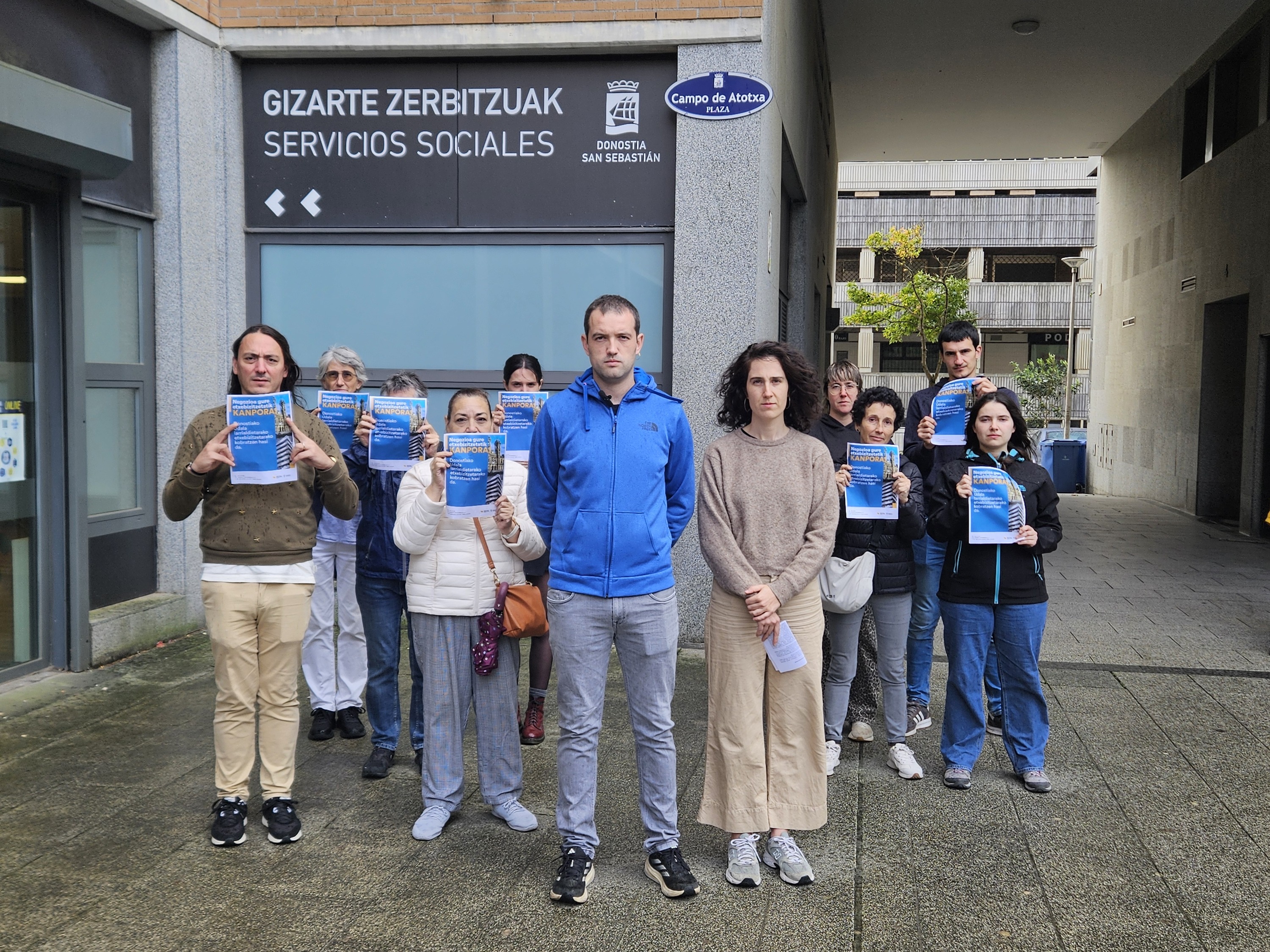 Donostiako Etxebizitza Sindikatu Sozialistaren agerraldia. ETXEBIZITZA SINDIKATUA Donostiako Etxebizitza Sindikatu Sozialistaren agerraldia. ETXEBIZITZA SINDIKATUA