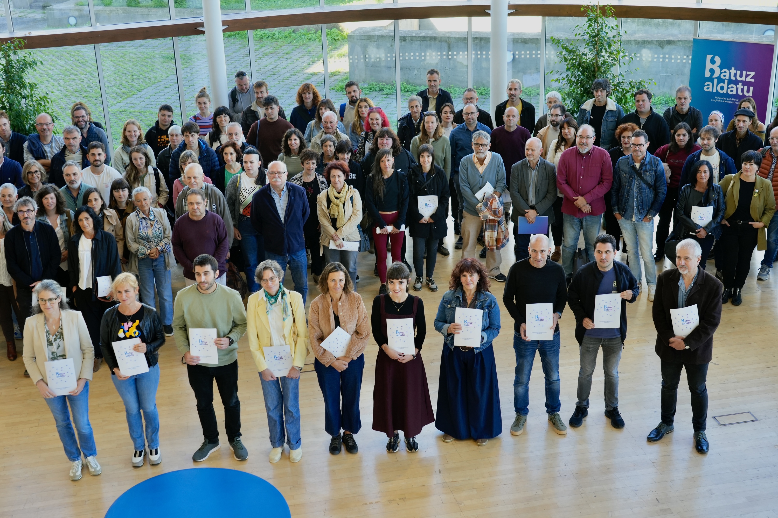 Batuz Aldatu dinamikakoak, irailaren 26an, itun soziopolitiko berrirako eskaintza aurkezteko ekitaldian, Donostian. ANDONI CANELLADA / FOKU