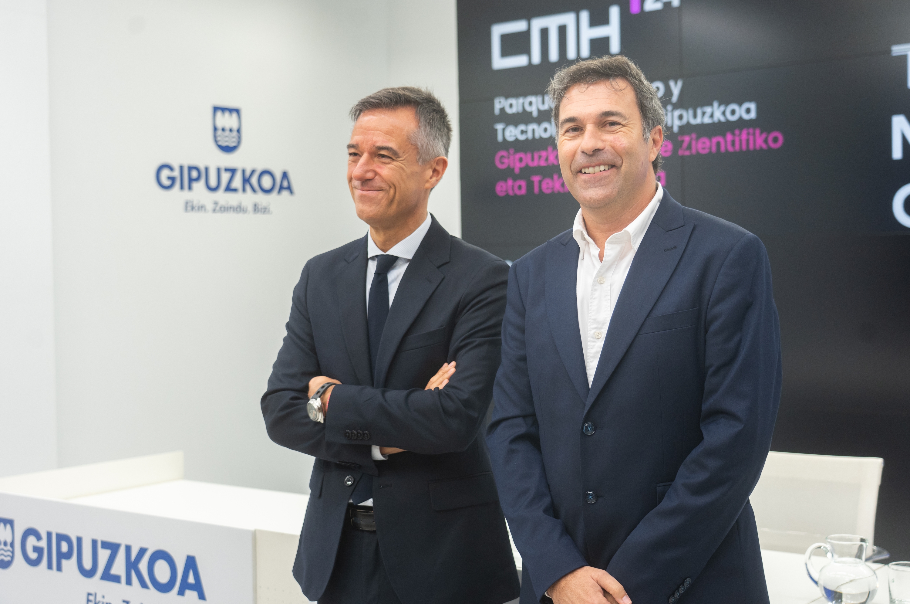 Xabier Ortueta eta Unai Andueza gaur Donostian, aldundiaren egoitzan egin duten prentsaurrekoan. ANDONI CANELLADA / FOKU Xabier Ortueta eta Unai Andueza gaur Donostian, aldundiaren egoitzan egin duten prentsaurrekoan. ANDONI CANELLADA / FOKU