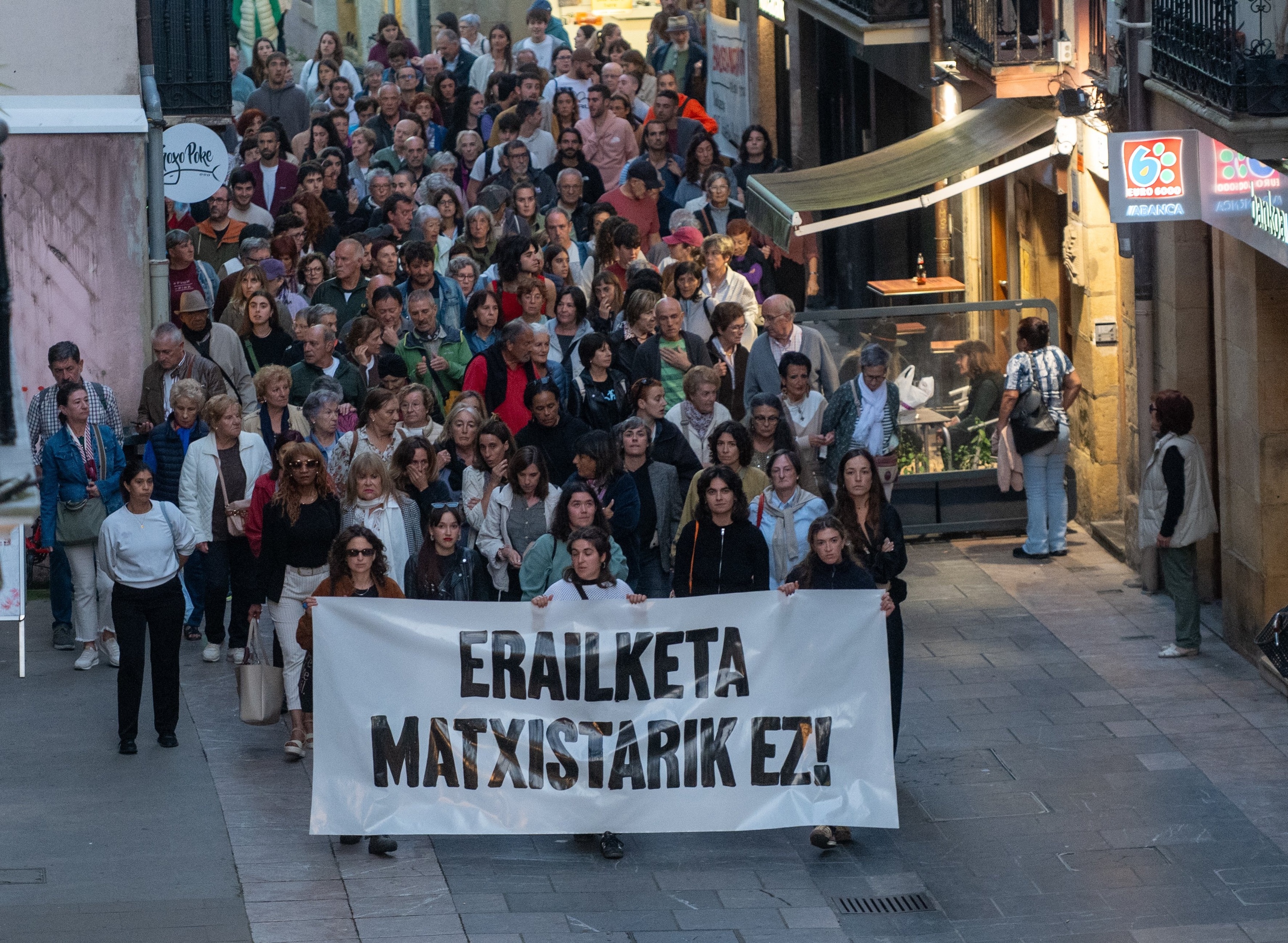 Joan den asteko hilketa matxista salatzeko Zarautzen egin zen manifestazioa. GORKA RUBIO / FOKU