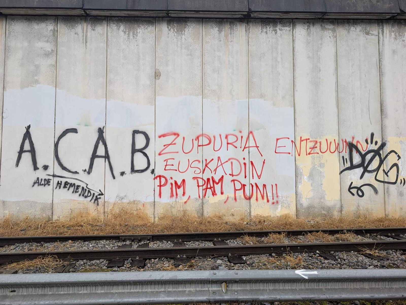 Lasaon egindako pintaketa. BERRIA
