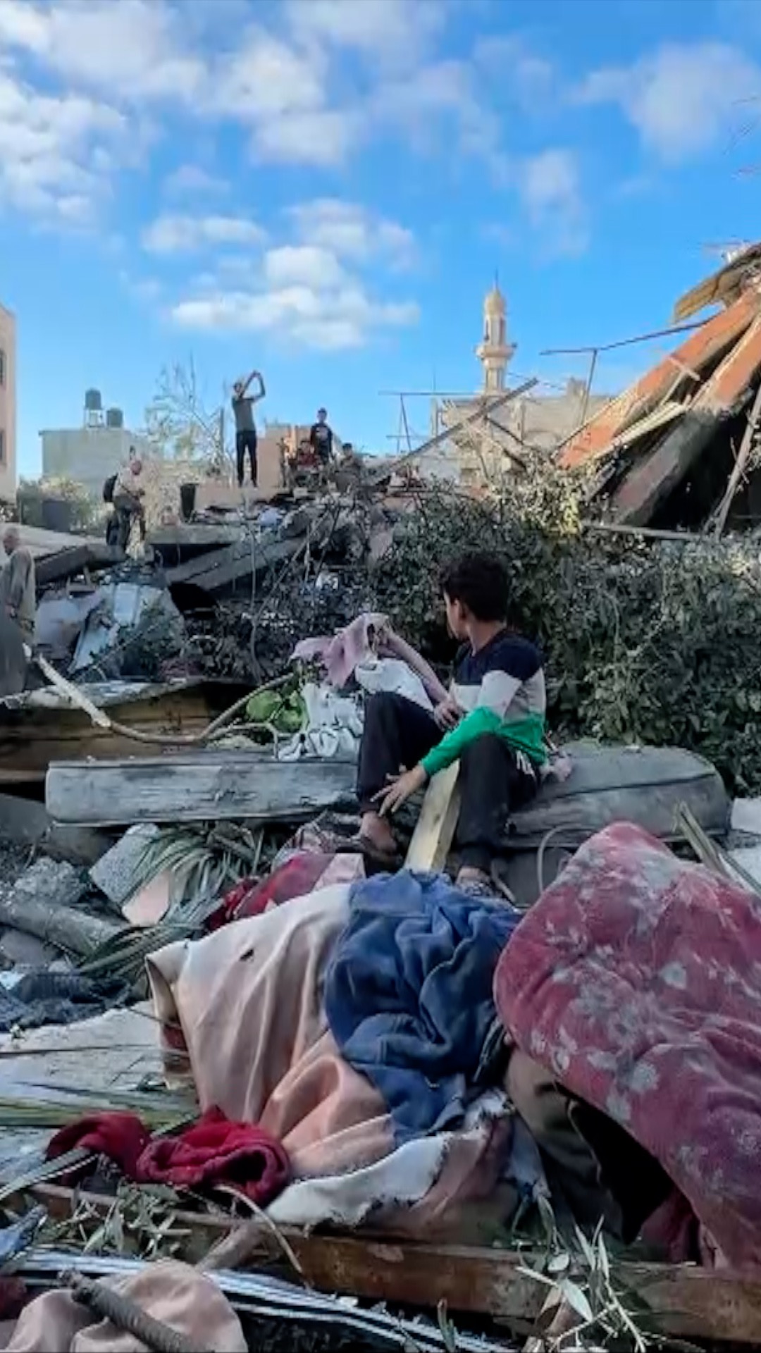 Israelek berriz  ezarri du menia, azken orduetan Gaza  bonbardatu ostean Israelek berriz  ezarri du menia, azken orduetan Gaza  bonbardatu ostean