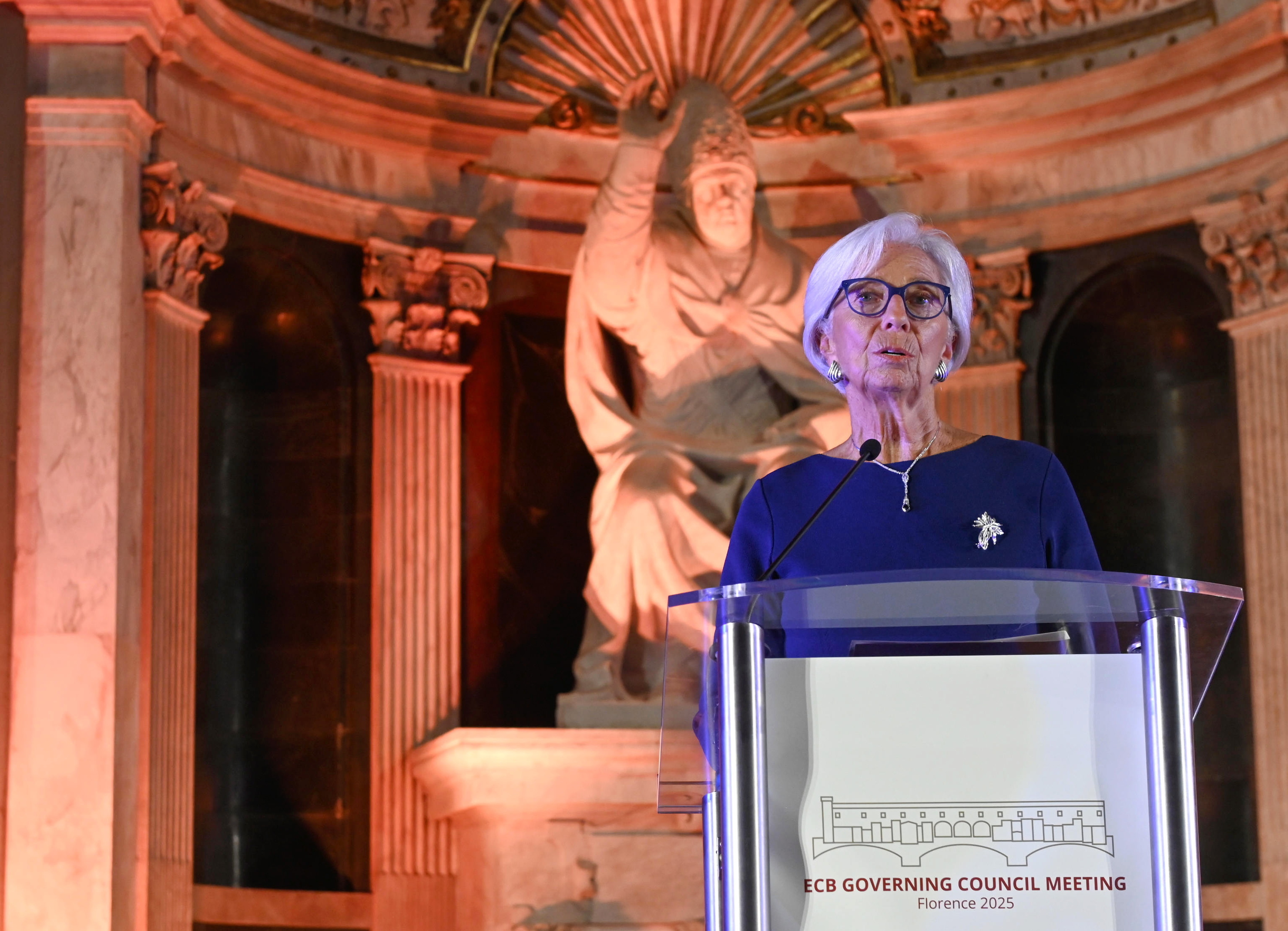 Christine Lagarde EBZko presidentea, atzo, Florentzian. CLAUDIO GIOVANNINI / EFE