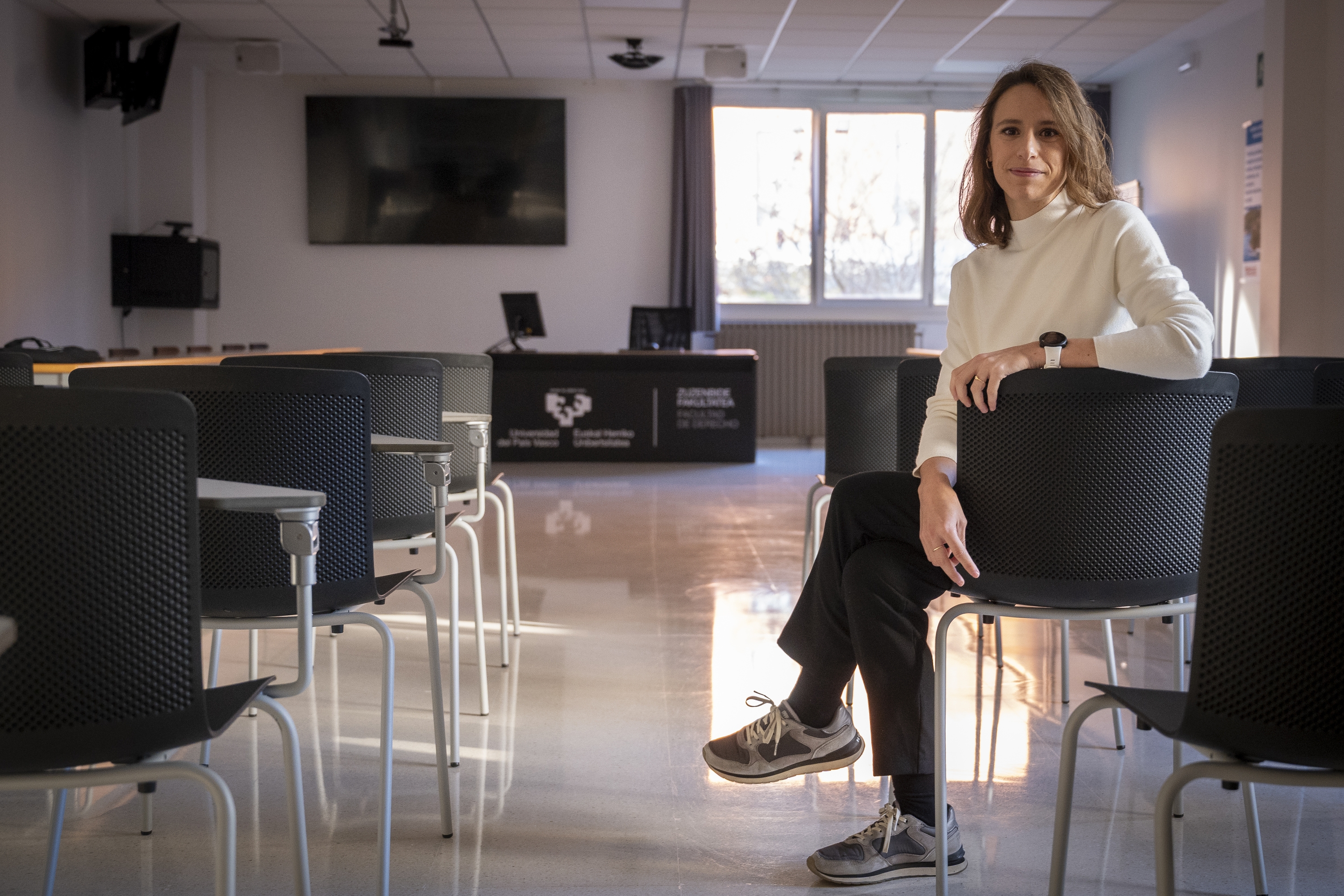 Alazne Irigoien EHUko Zuzenbide Fakultatean, Donostian. GORKA RUBIO / FOKU