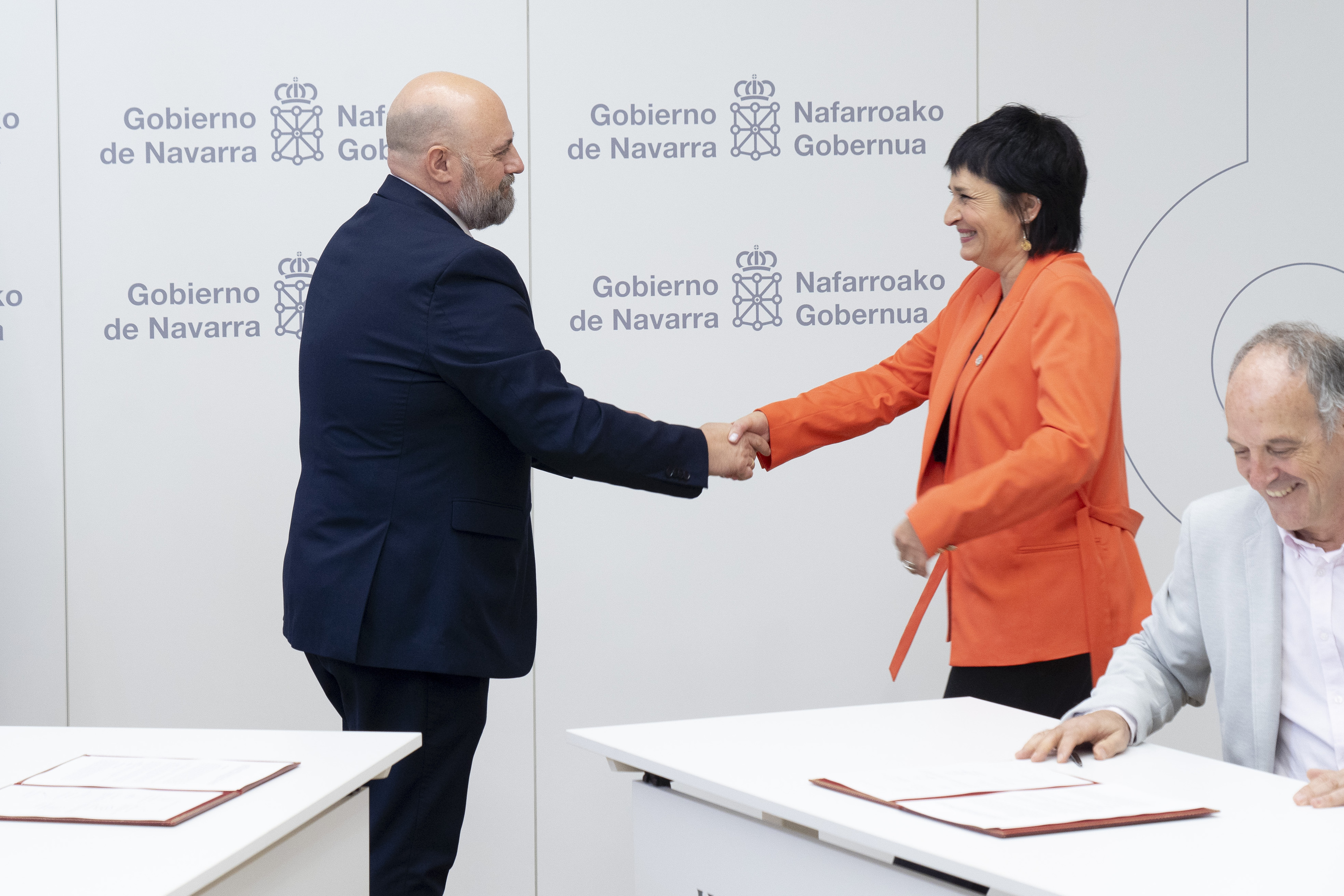 Datorren urteko aurrekontuak ahalbidetzeko akordioa lortu du Nafarroako Gobernuak EH Bildurekin Datorren urteko aurrekontuak ahalbidetzeko akordioa lortu du Nafarroako Gobernuak EH Bildurekin