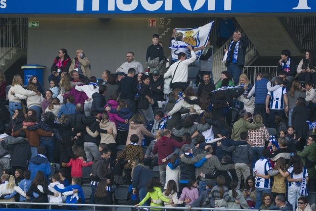 Realeko zaleak, Imaderen gola ospatzen. JON URBE / FOKU