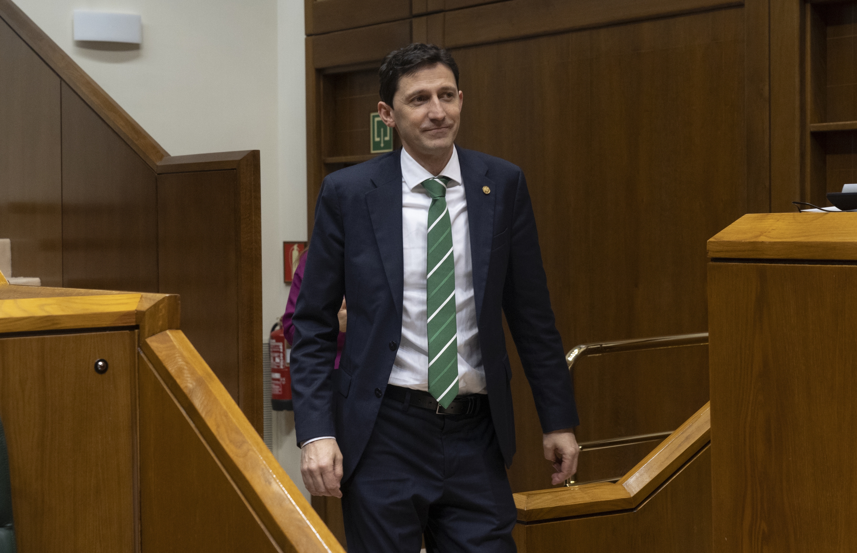 Noel D'Anjou Ogasun eta Finantza sailburua, legebiltzarrean. Artxiboko irudia. RAUL BOGAJO / FOKU