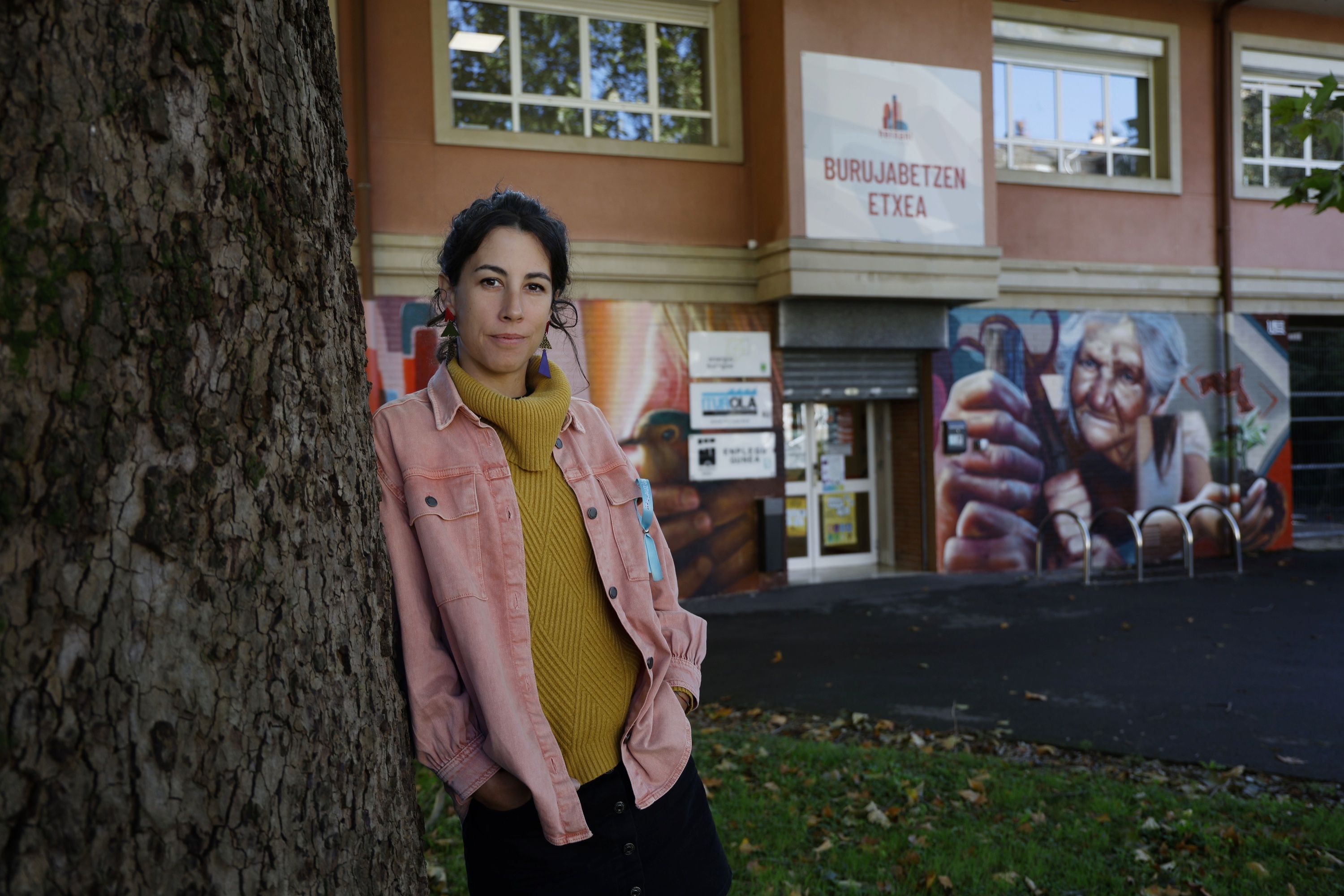 Alazne Corral, 'Zaintzaldia' egitasmoko antolatzailea, astelehenean, Hernanin. MAIALEN ANDRES / FOKU